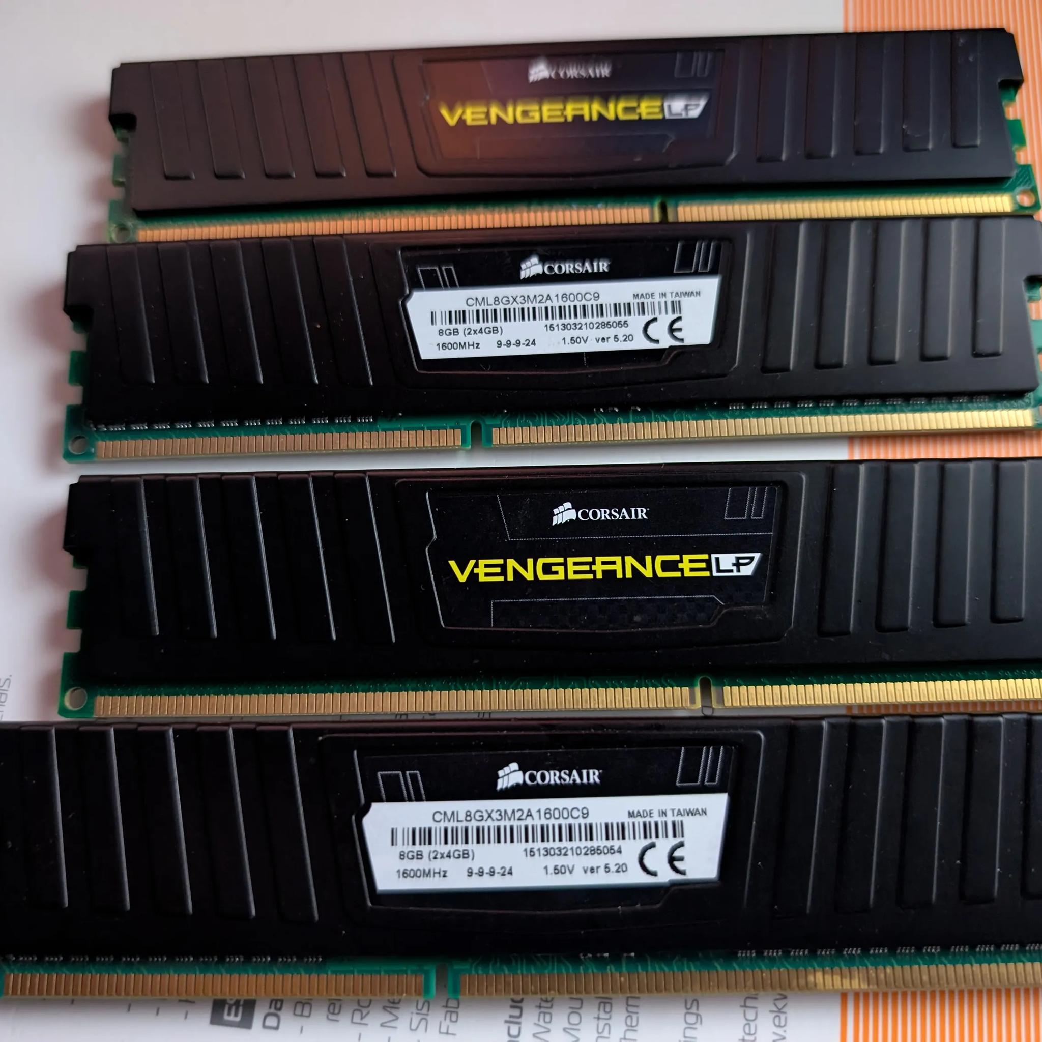 Corsair CML8GX3M2A1600C9 Vengeance 16GB (4x4GB) DDR3 1600 MHz 16GB total memory