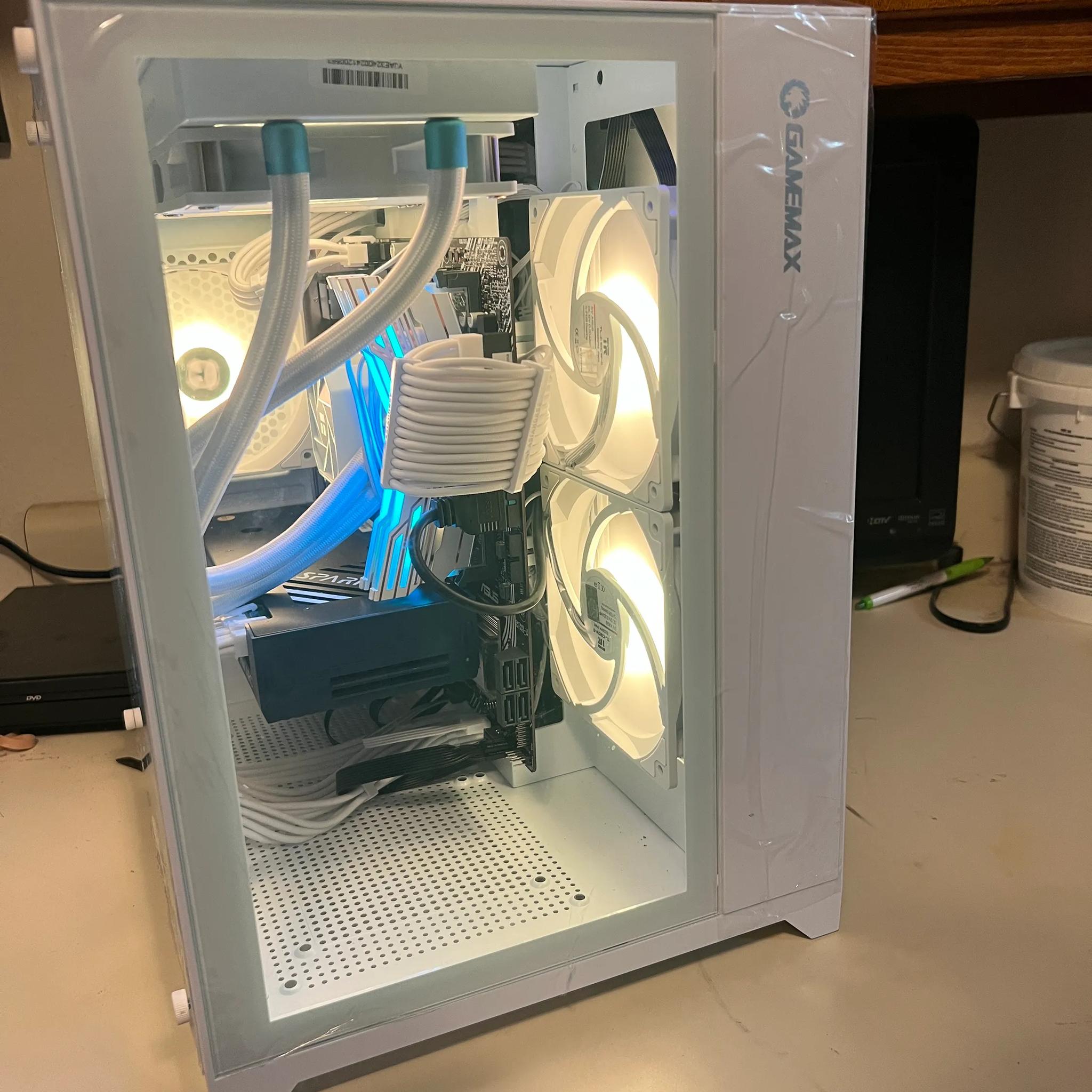 GLACIOUS(i5 10400f, Oloy Warhawk DDR4 16GB, Arc A580, Apevia Galaxy 650w 80+Gold, Thermalright AIO)