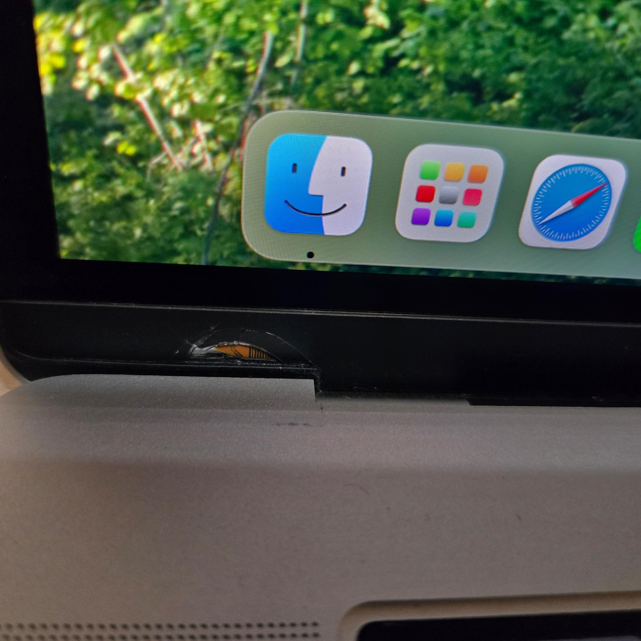 Apple Macbook Pro 15 inch Laptop - 2018 - intel i7 - 512GB SSD - Model A1990