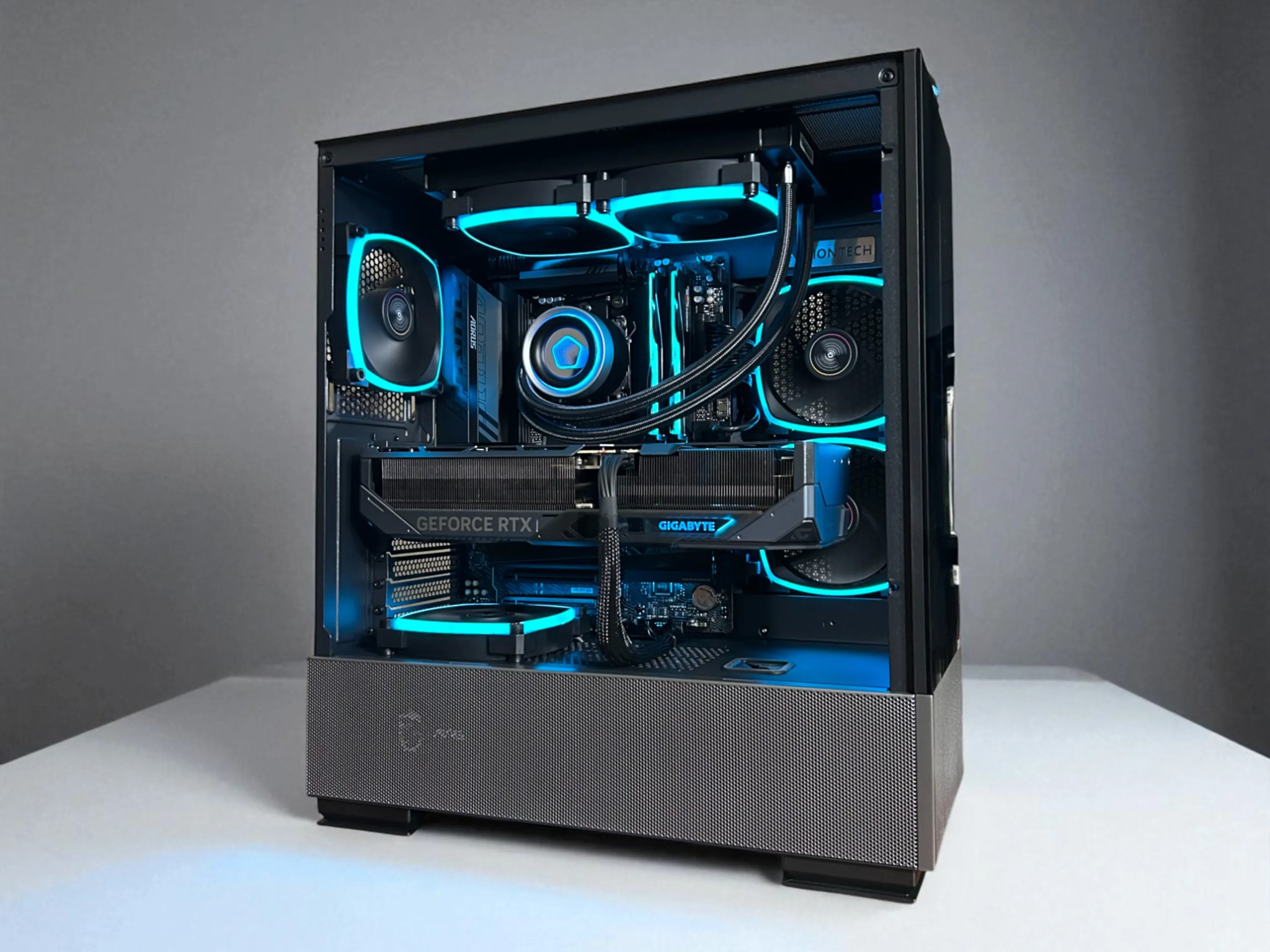 RTX 5090 | Ryzen 7 9800X3D | 64GB DDR5 6200MT/s | 4TB NVMe | The Crusader Elite