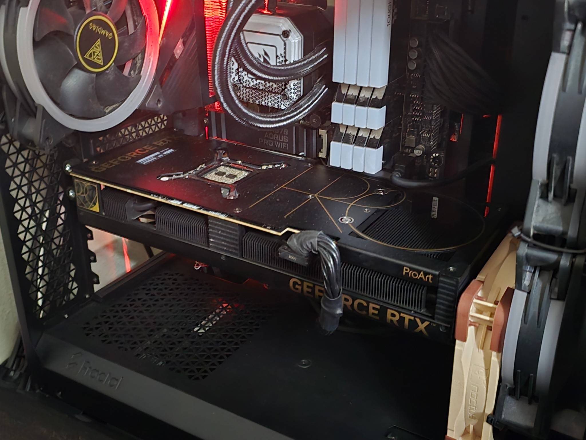$900 Dollar Gaming PC - My boyfriends build - Works great, we just upgraded