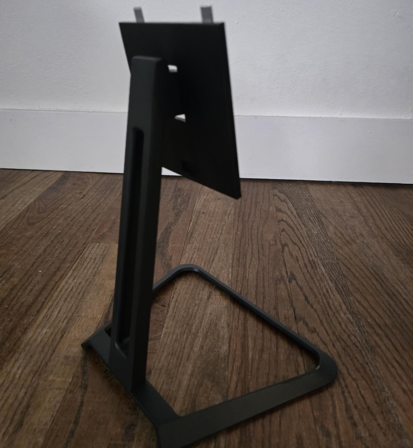 🔥 Sceptre 27” 4K 70Hz IPS Monitor | 99% sRGB | Built-in Speakers | Excellent Condition!