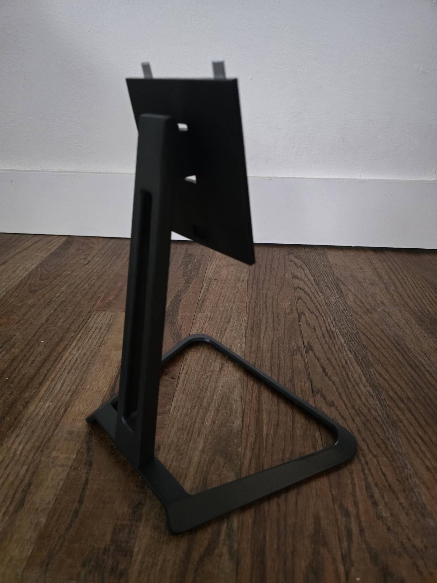 🔥 Sceptre 27” 4K 70Hz IPS Monitor | 99% sRGB | Built-in Speakers | Excellent Condition!