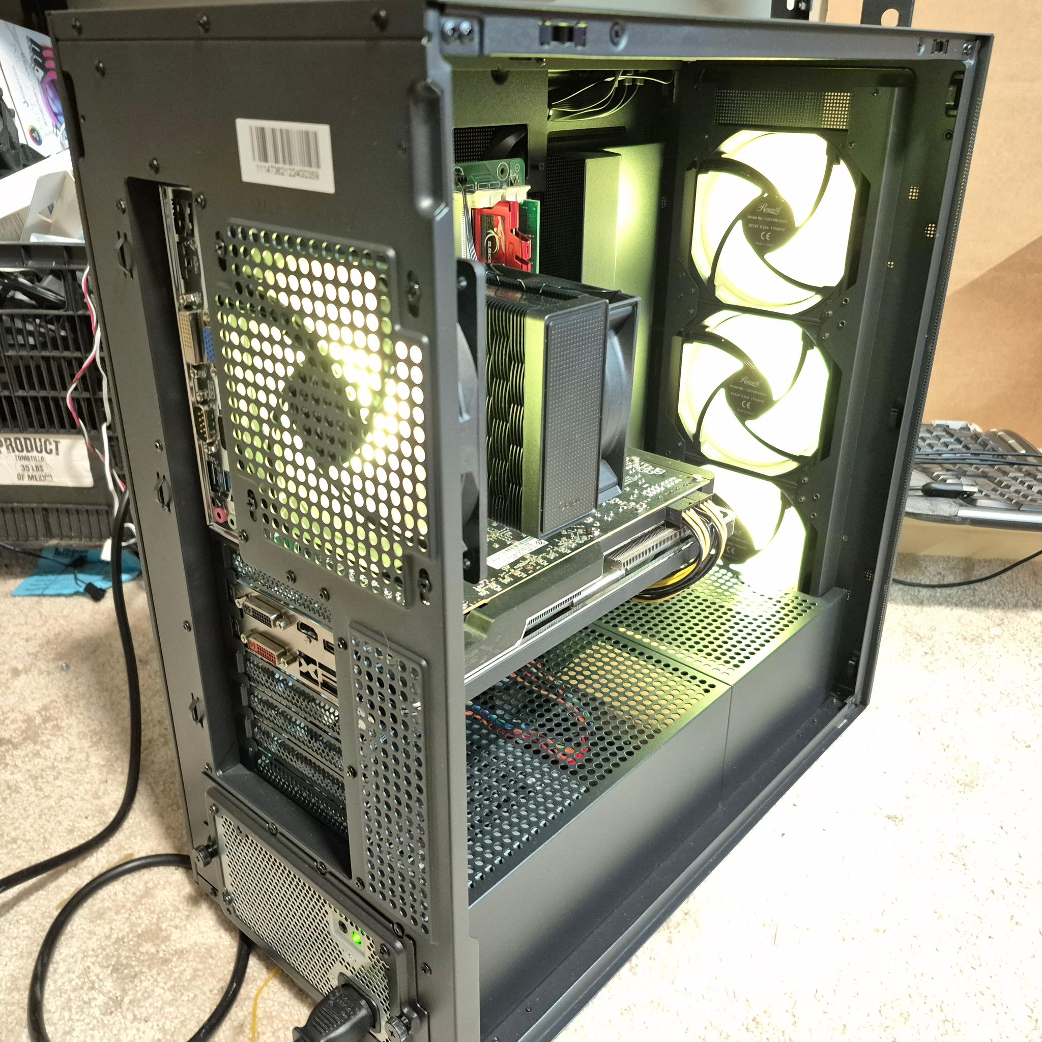 80 FPS Fortnite | i5-4590 , 16GB RAM, 480GB SSD, R9 280 3GB, RGB, Wifi