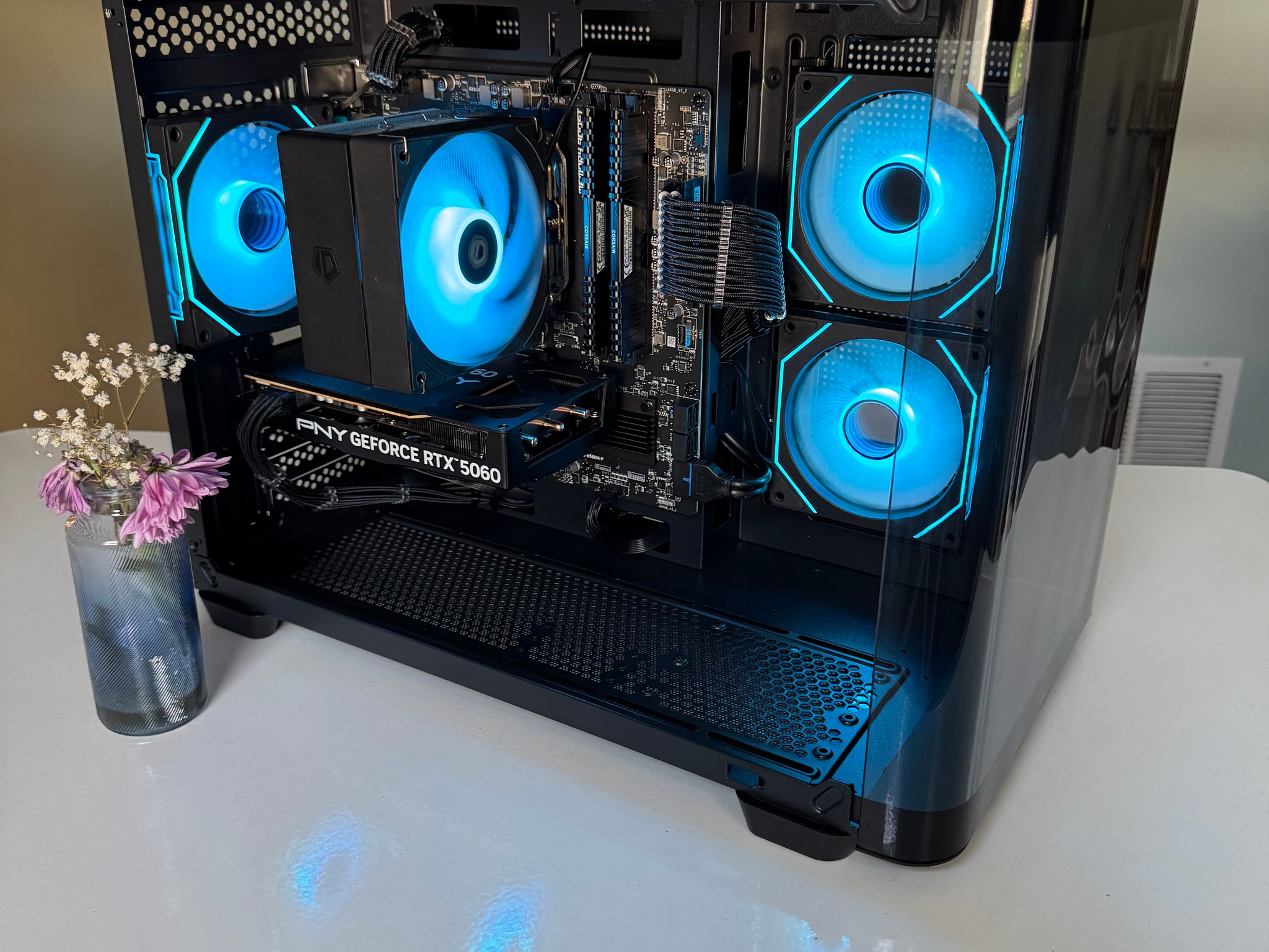 Black Gaming PC - 5060 8GB  - Ryzen 5 5600G  - 16GBs ram - 512GB Nvme