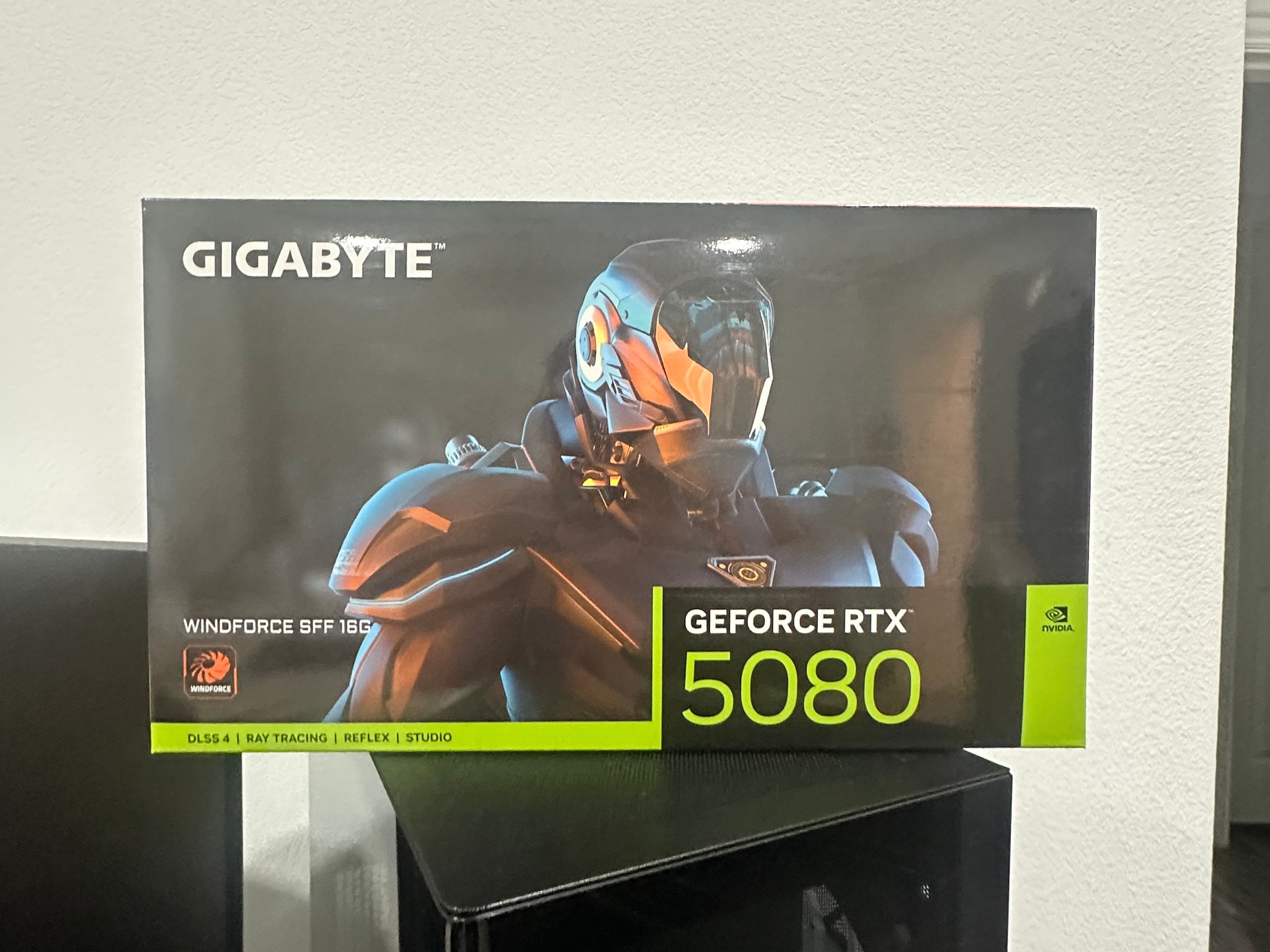 GIGABYTE GeForce RTX 5080 WINDFORCE SFF 16G