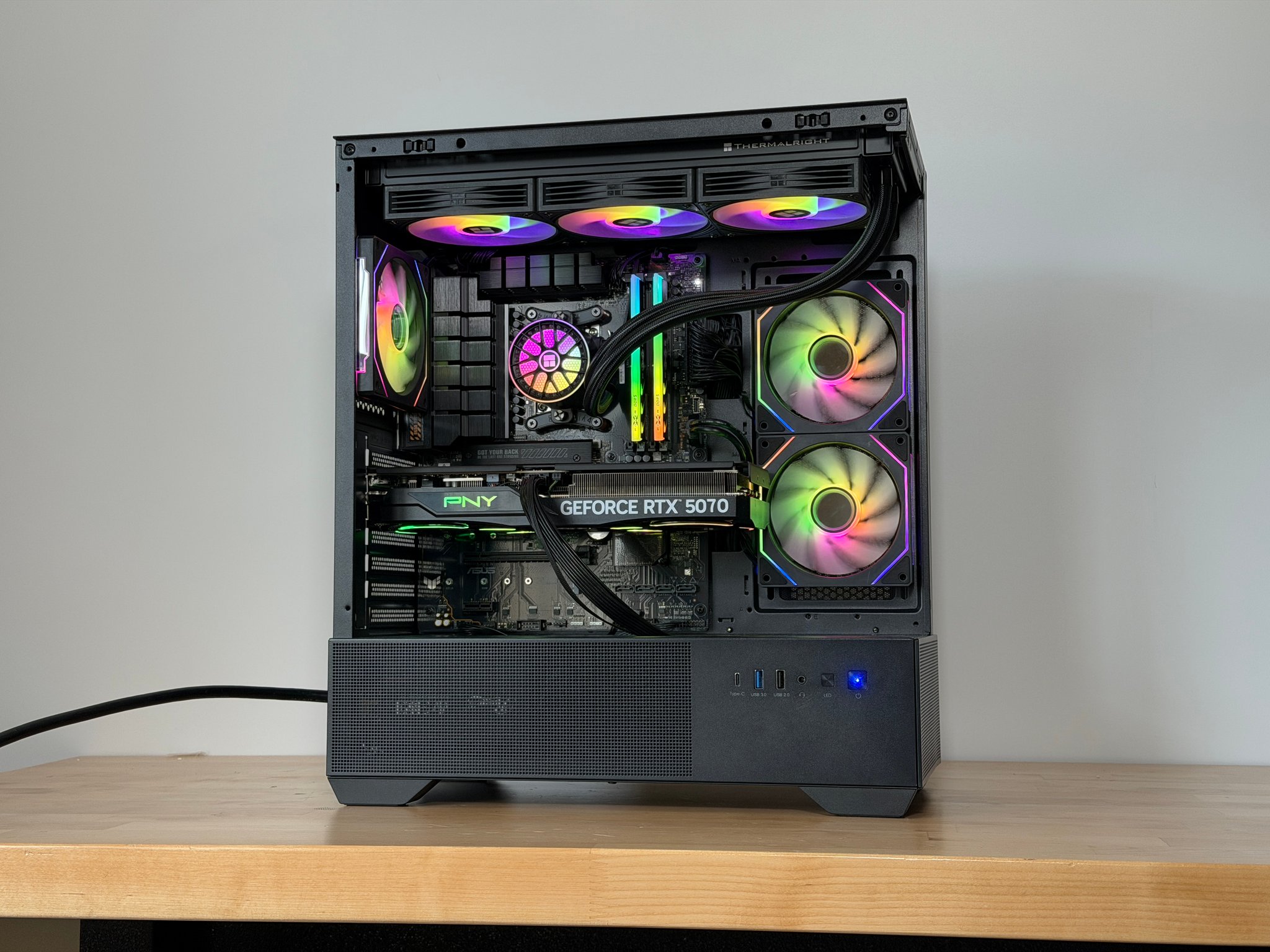 RTX 5070 Ryzen 7 7800x3d Gaming PC