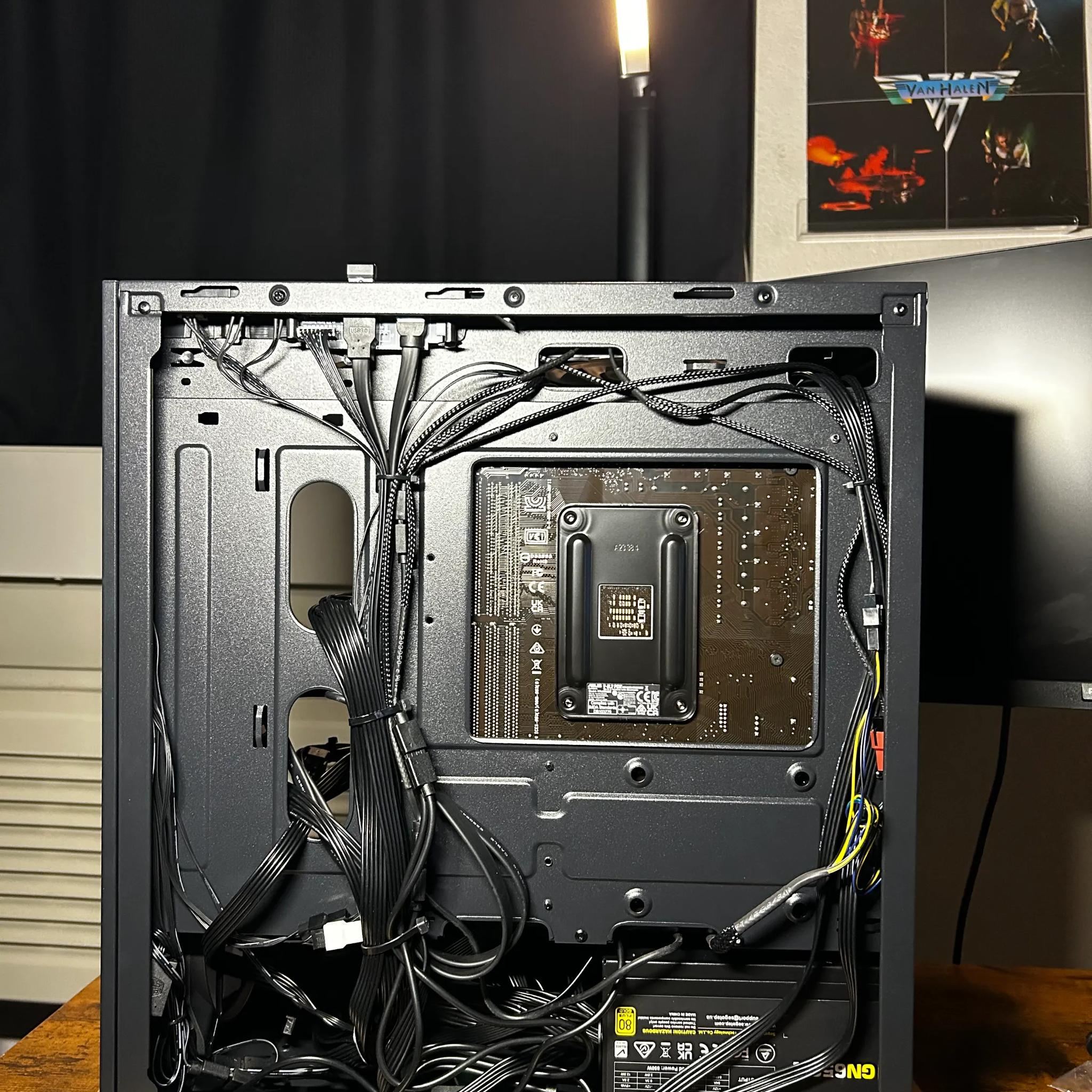 RYZEN 5 5600 + RTX 2070 SUPER MID-RANGE BUDGET BUILD!