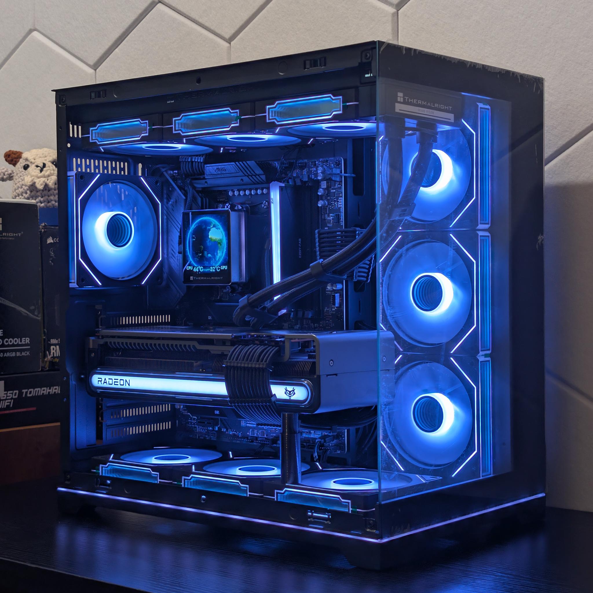 ♠️🔥4K Gaming Beast | RX 7900XTX | Ryzen 9 9900X | 2TB SSD | 32GB RAM | WiFi 6 & Bluetooth🔥♠️