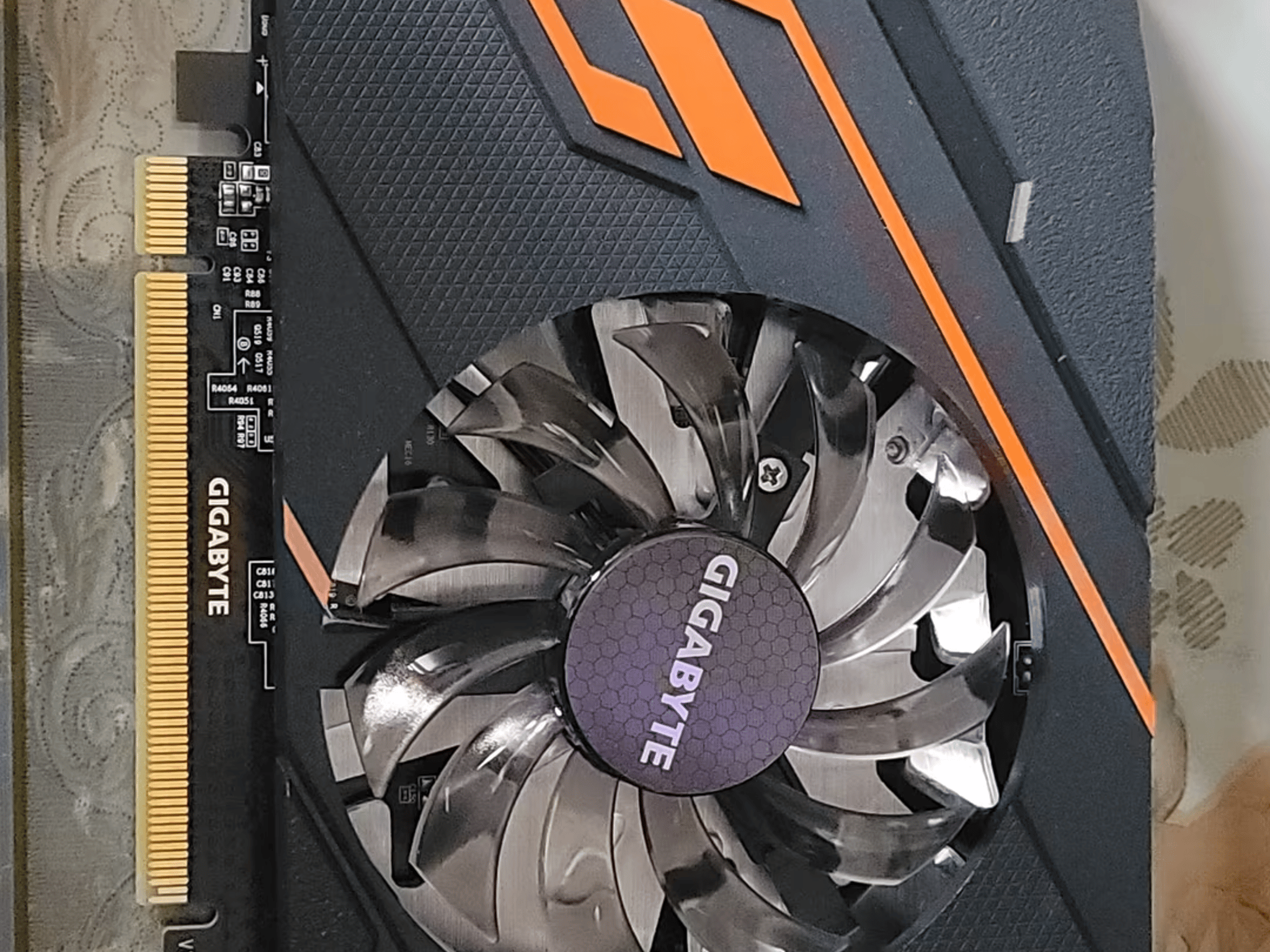 Like new Gt 1030 