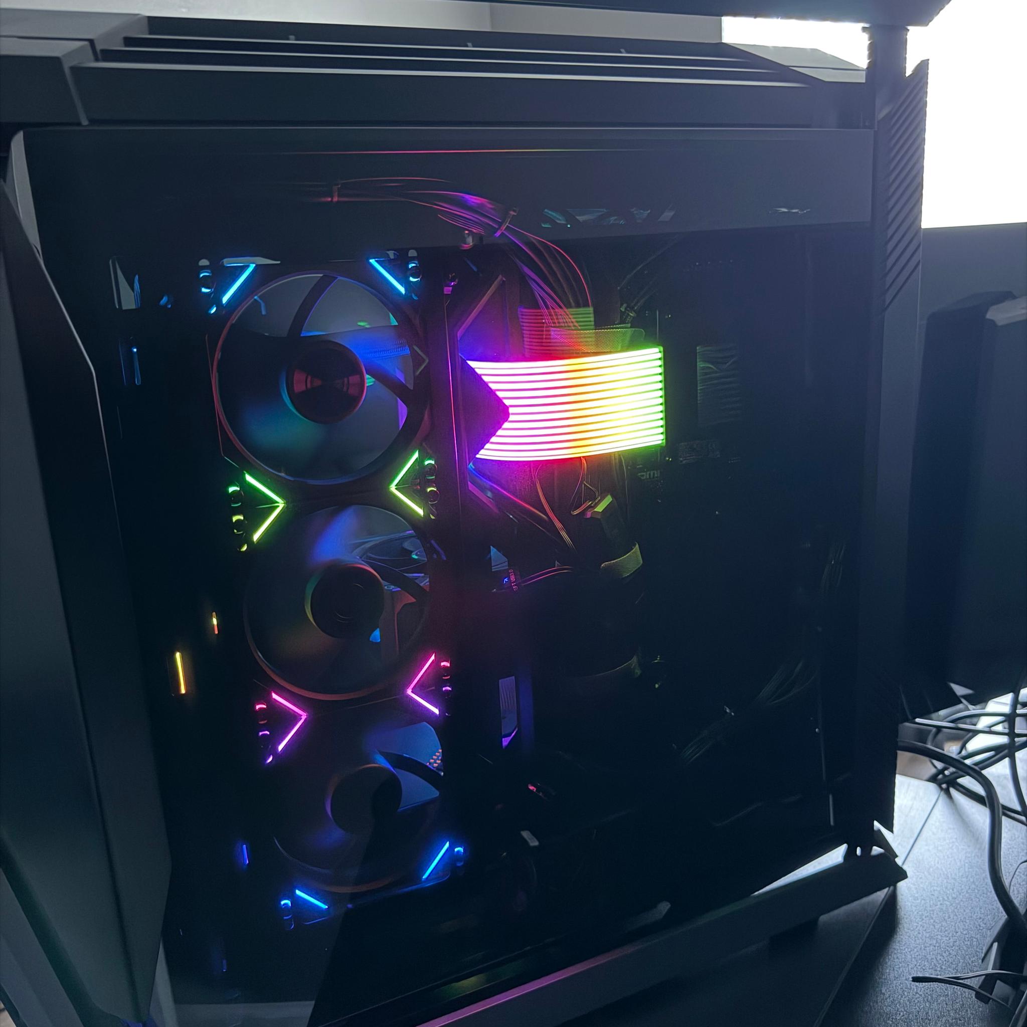 Asus Astral RTX 5090 OC 32GB + AMD Ryzen 9 9950X3D