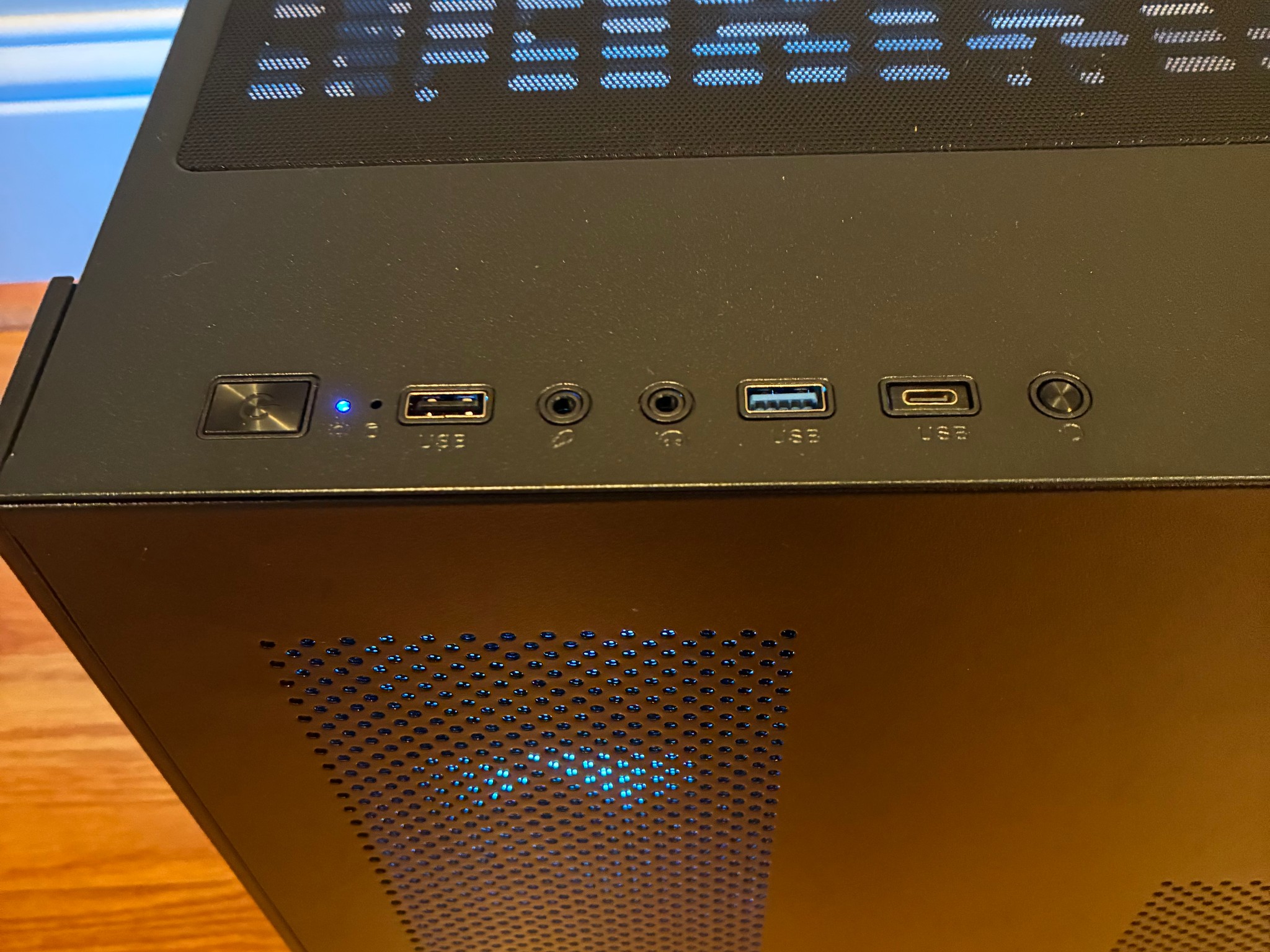 GTX 1660 TI R5 3600 CUSTOM GAMING PC 16GB DDR4 512GB NVMe WIFI 6E Bluetooth Windows 10/11