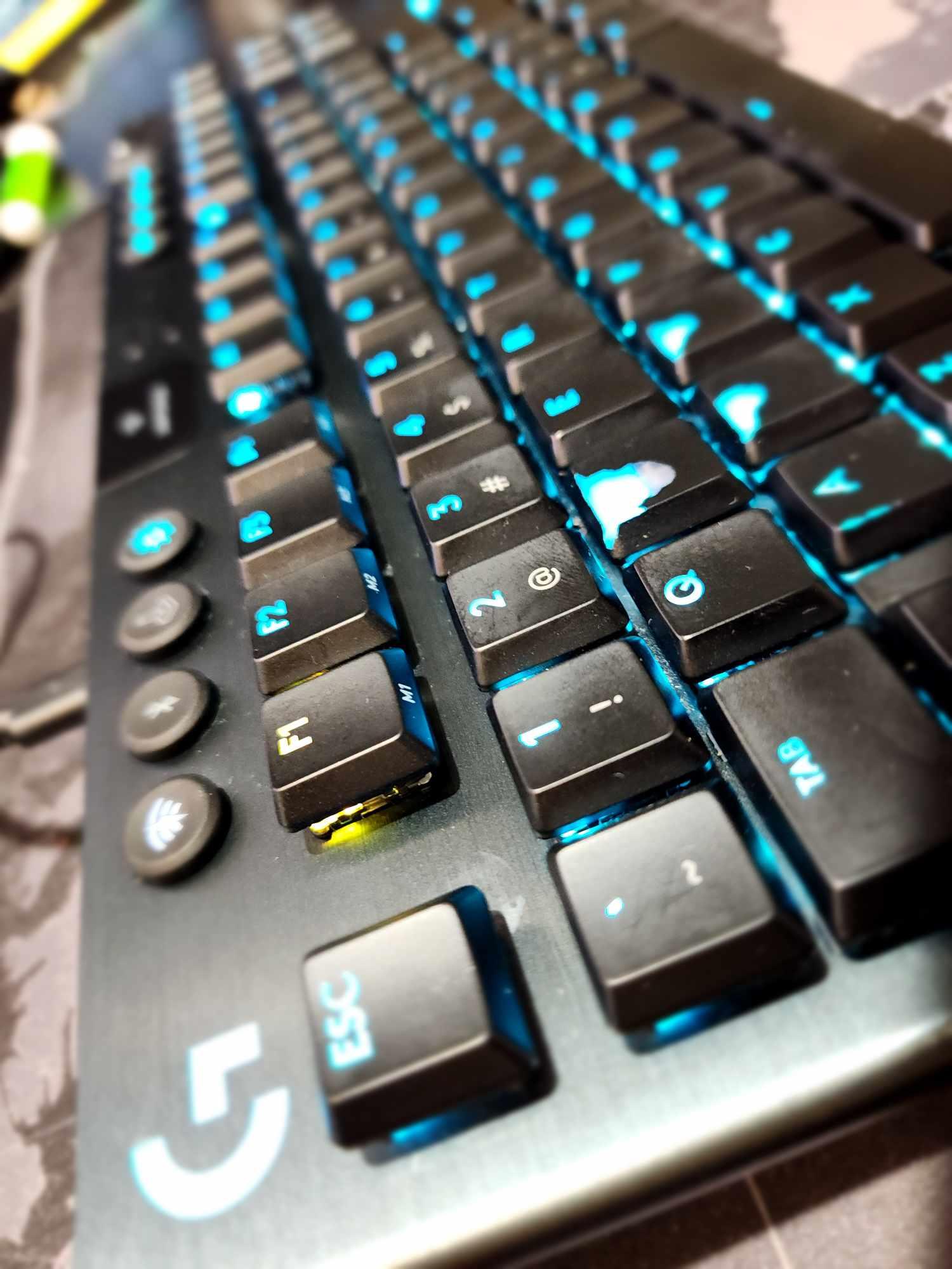 Logitech - G915 LIGHTSPEED TKL Mechanical GL Tactile Switch Gaming Keyboard