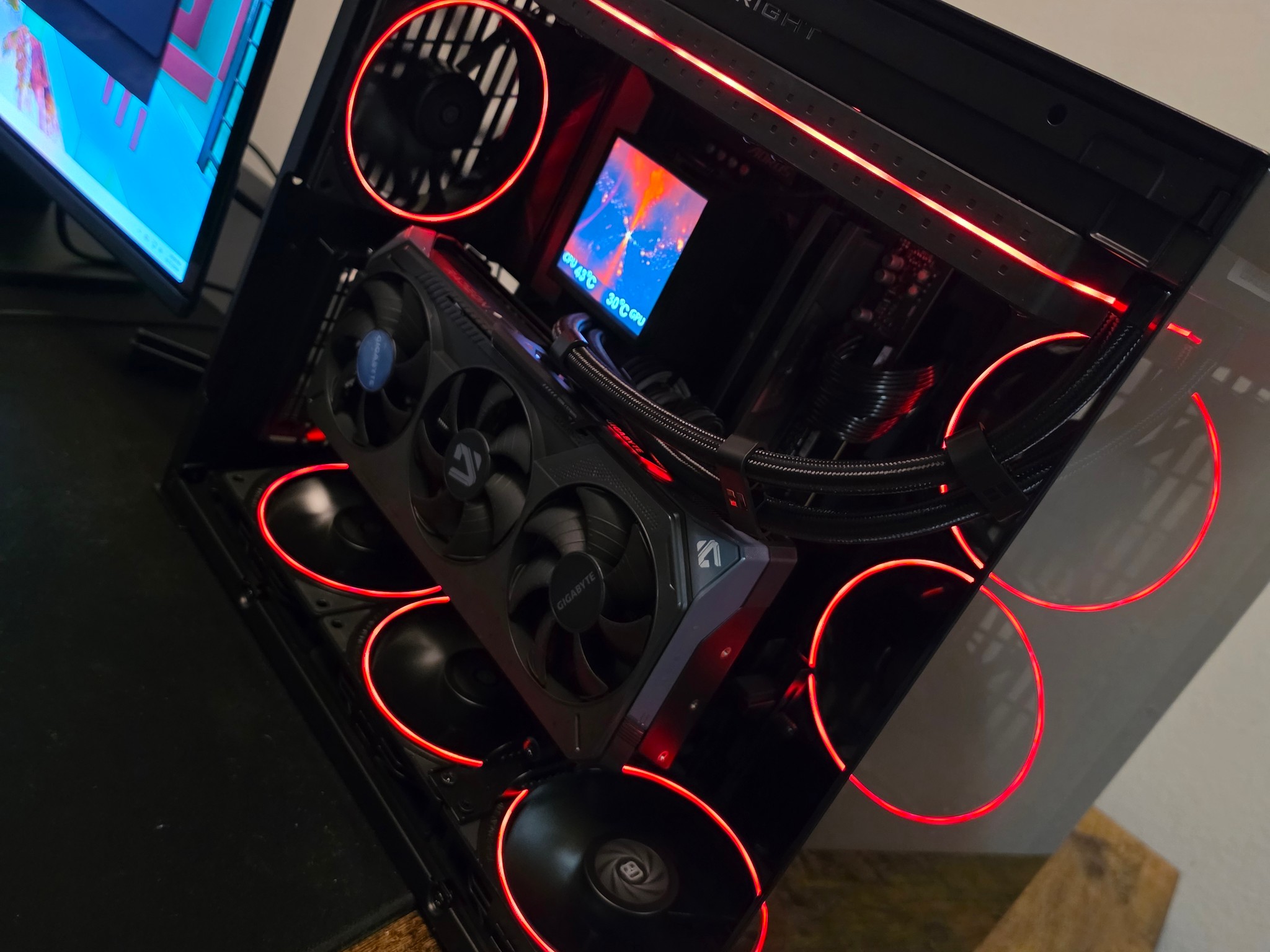 RX 9070 XT, Ryzen 7 9800X3D, 32gb 6000mhz DDR5, 1tb NVMe SSD