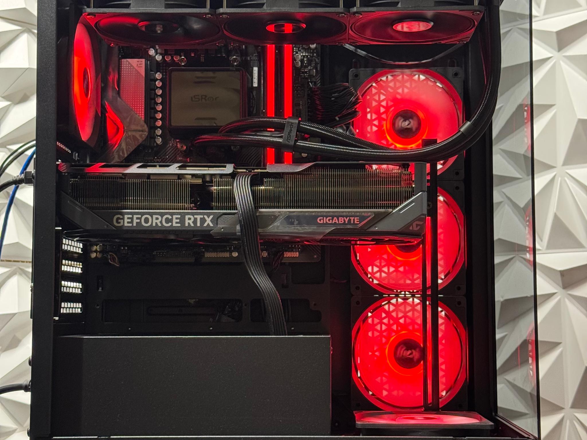 RTX 5070 Ti / Ryzen 7 9850X3D / 64GB DDR5 / Streaming / Gaming / Ai / Video editing / Multitasking