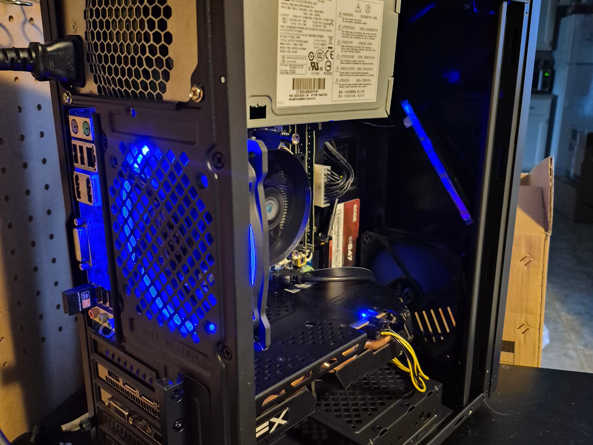 100 FPS Fortnite | i5-4570, 16GB RAM, 500GB SSD, RX 580 8GB, RGB, Wifi