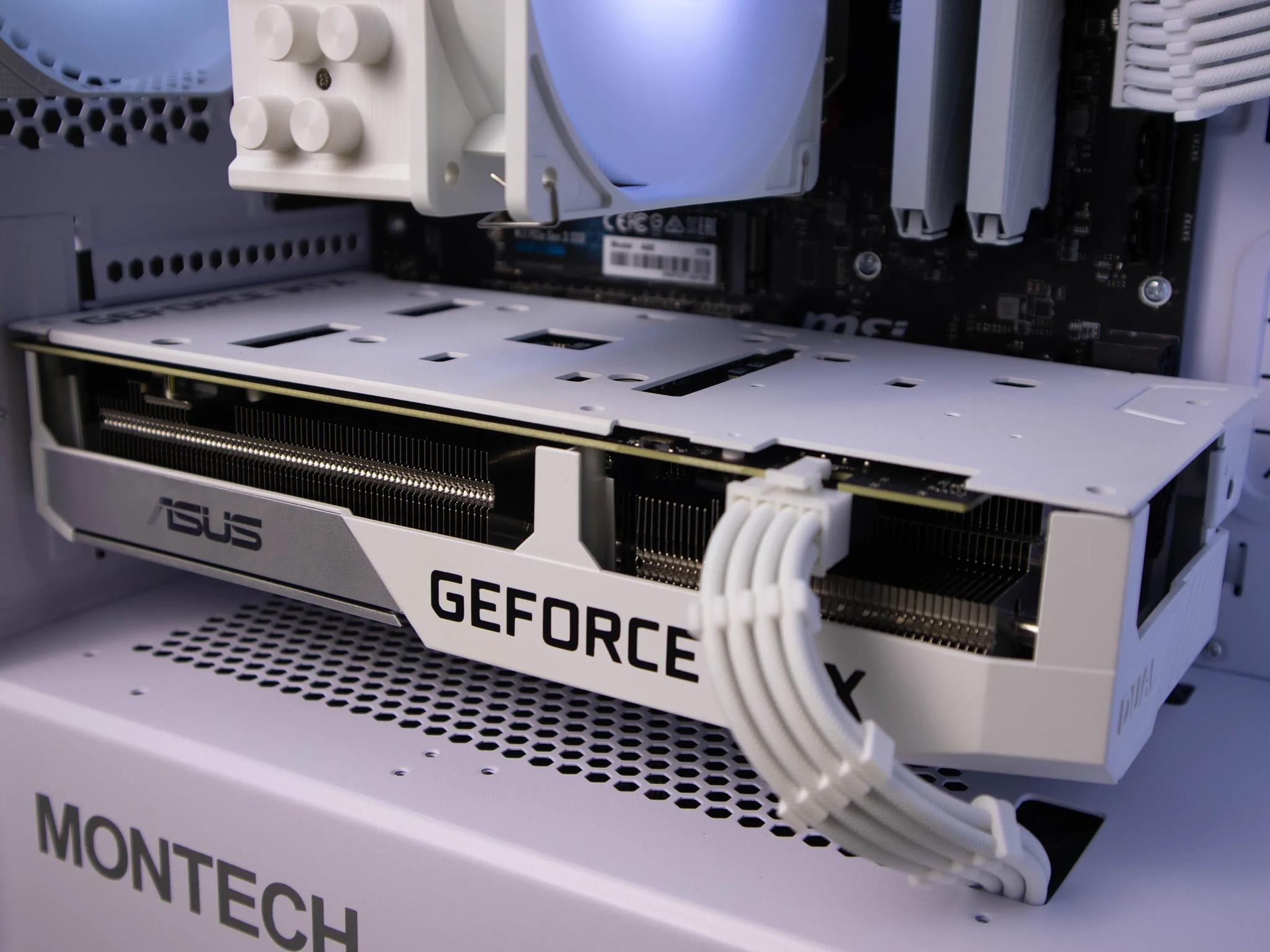 Whiteout 2.0 (RTX 3060 Ti | Ryzen 5 5600G | 16gb RAM)