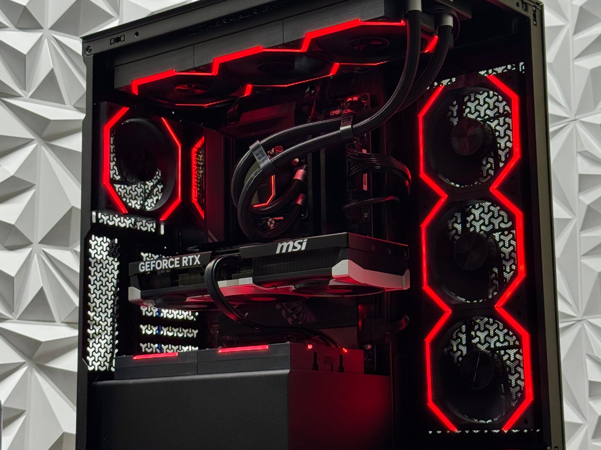 Pc / RTX 5070 Ti 16G / Ryzen 7 9850X3D / 32GB DDR5 6400MTs Ram / 2TB Kingston ssd / 850w psu