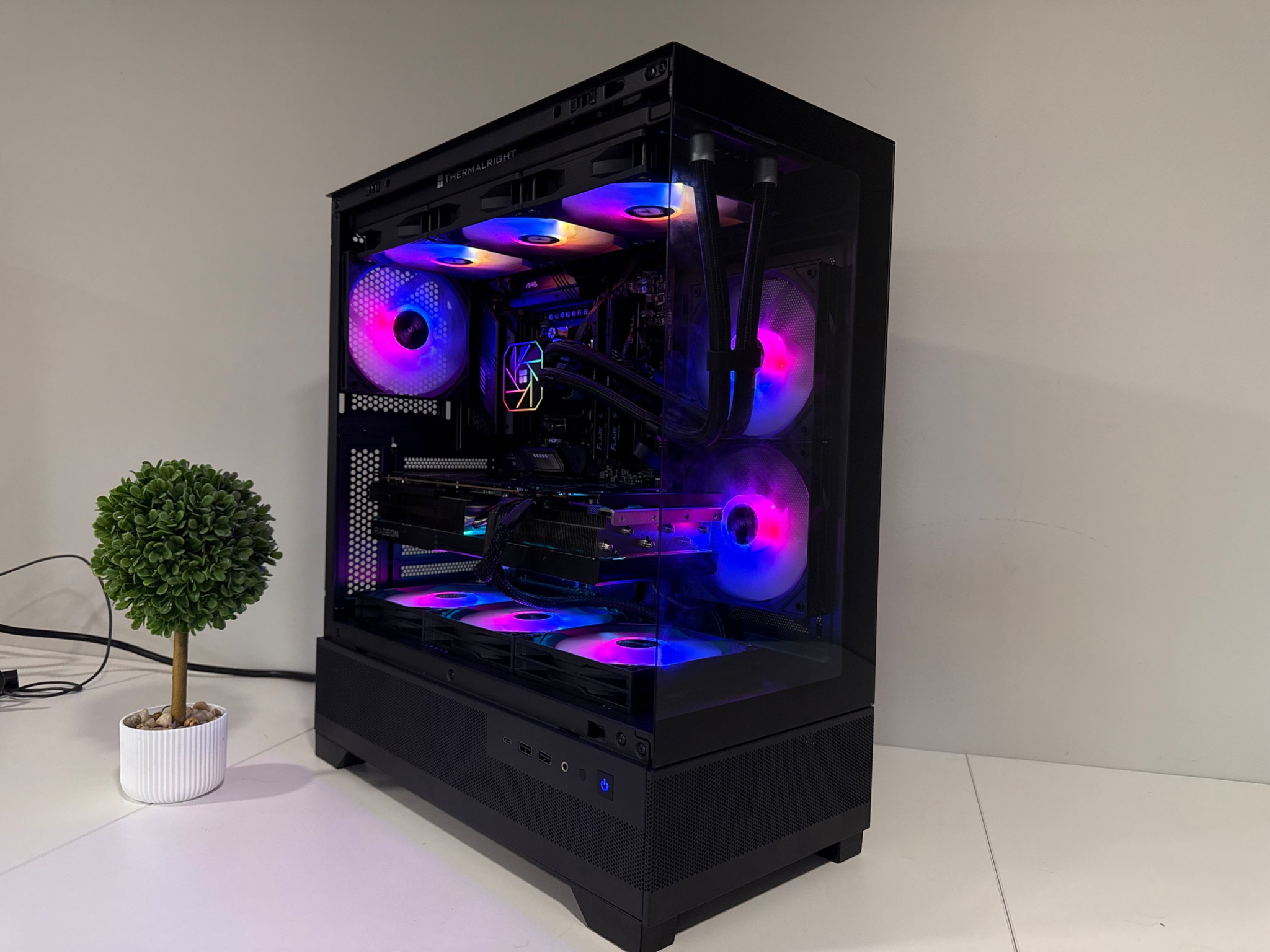 Insane 7900 XTX 4K Gaming PC (Ryzen 9 7950 X3D)