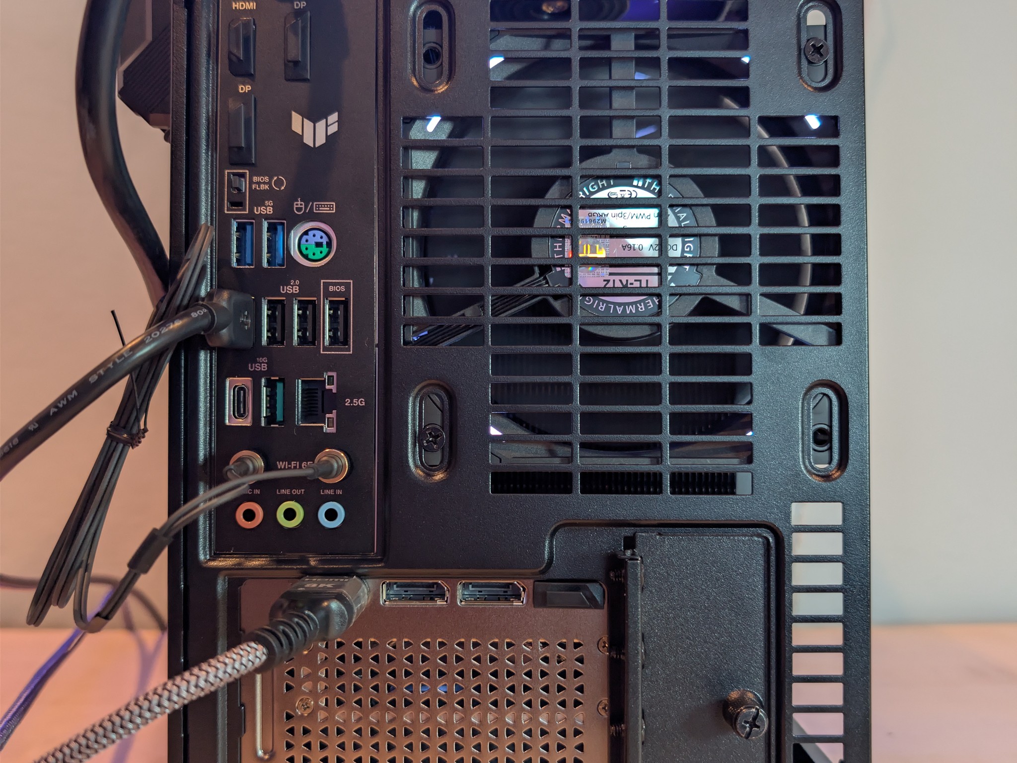 RTX 5080 // Ryzen 9800x3D // 32GB DDR5 // 2TB Gen4 NVMe // WiFi