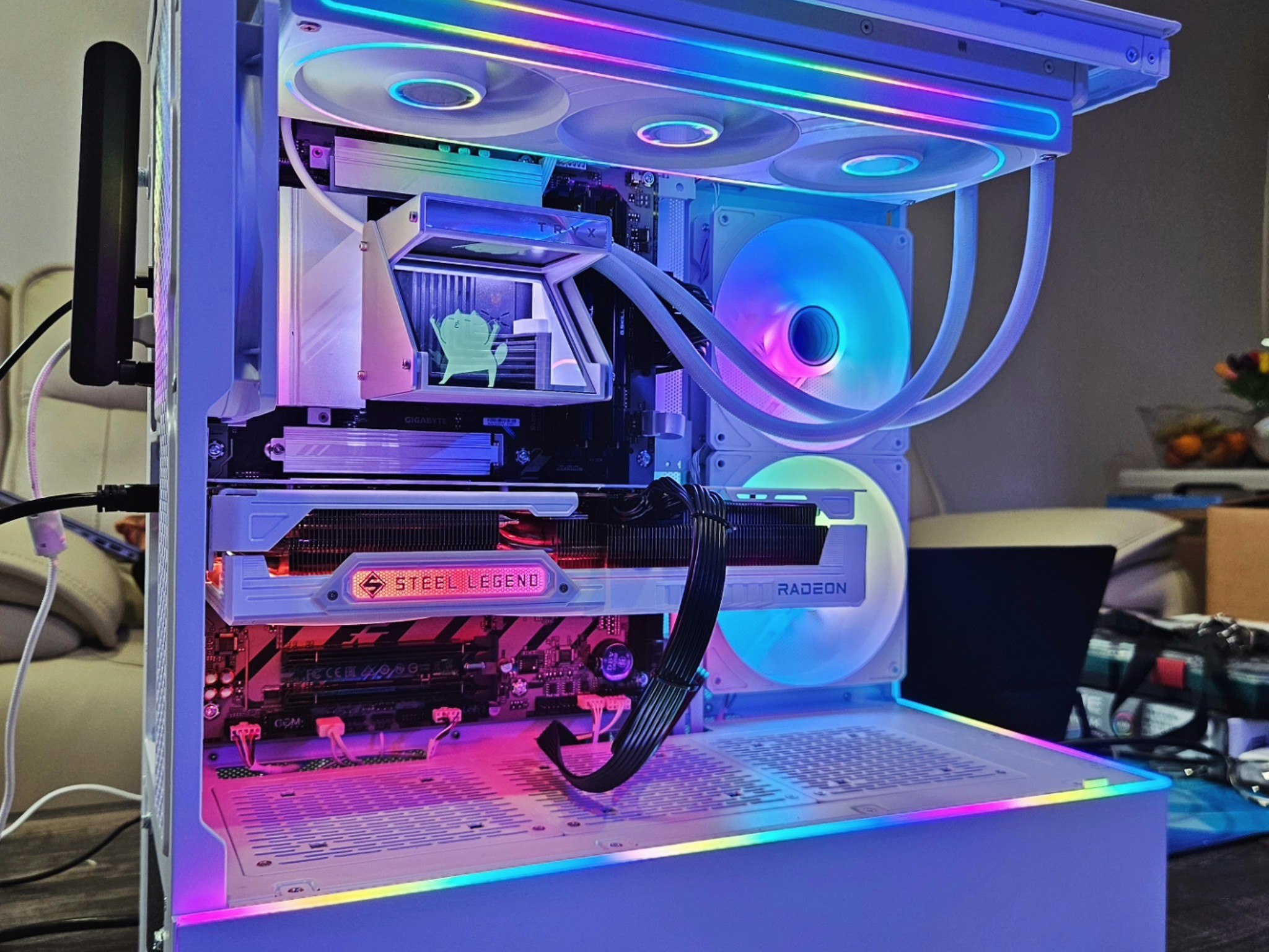 White Gaming PC • RX 9070 XT • Intel Core Ultra 7 265K • 32GB DDR5 • 1TB M.2 • TRYX Holo 360MM