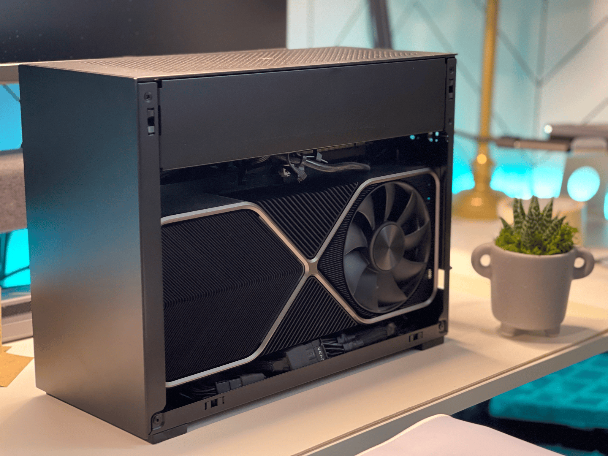 Go Dark 🌑 RTX 3090 FE, i7 13700K, Z690 itx, 32GB DDR5, 1TB nvme, 240mm AIO, Lian Li