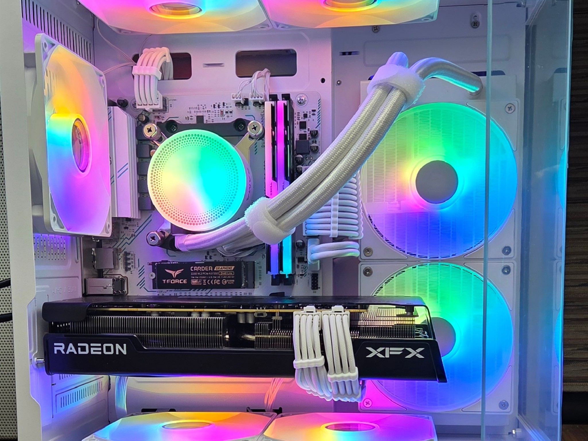 UDGX WhiteForge — Ryzen 5 • RX 7600 XT 16GB — 1080p/1440p Gaming PC