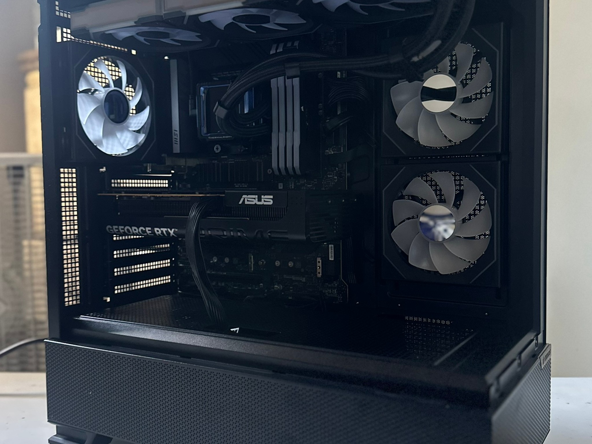 i5-12400F / RTX 5060 / 1TB NVME / 32GB RAM
