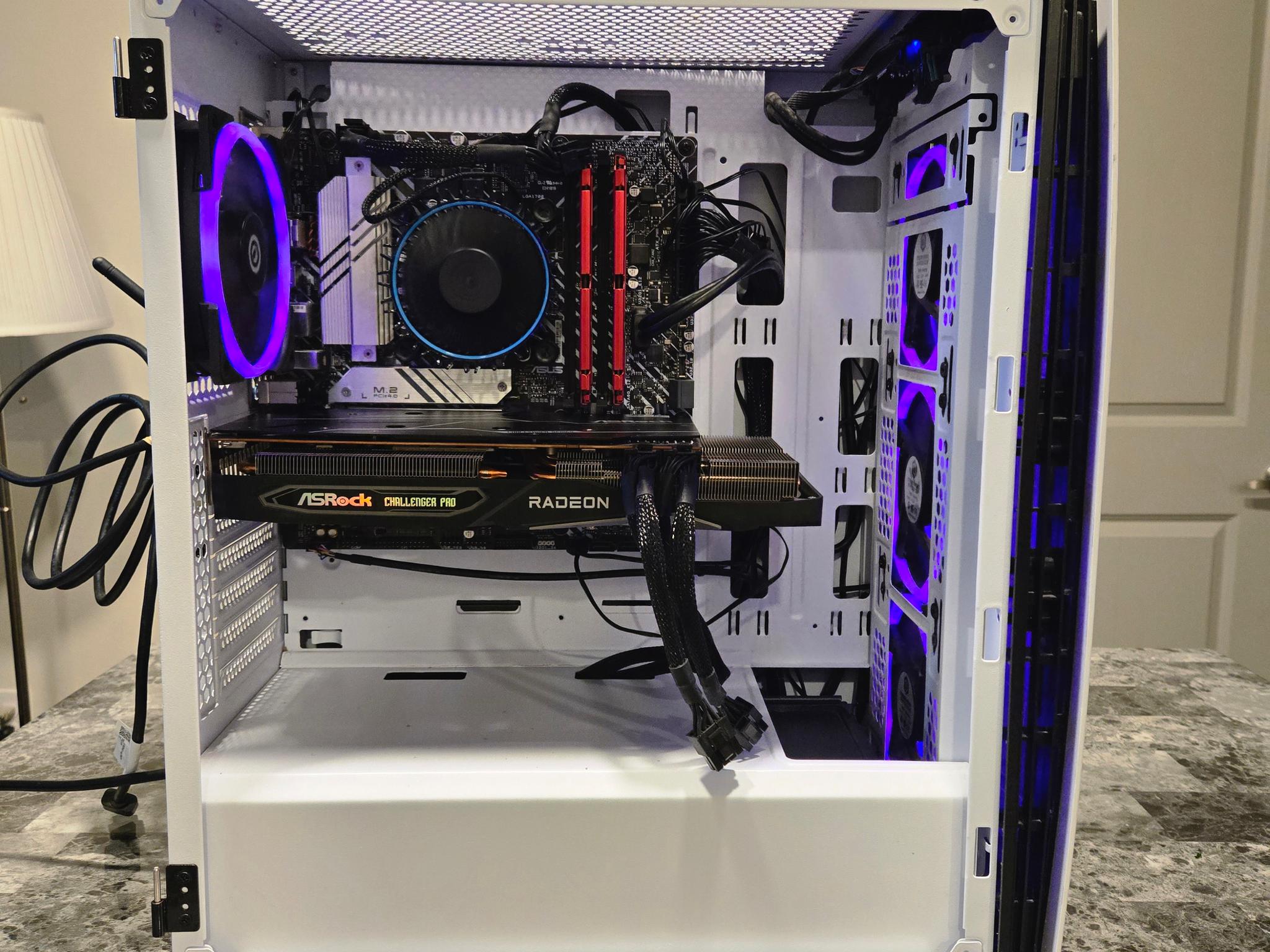 KIRA II 241V | Intel i7-12700F| RX 6700XT| 16 GB DDR4| 500 GB SSD| 600W PSU