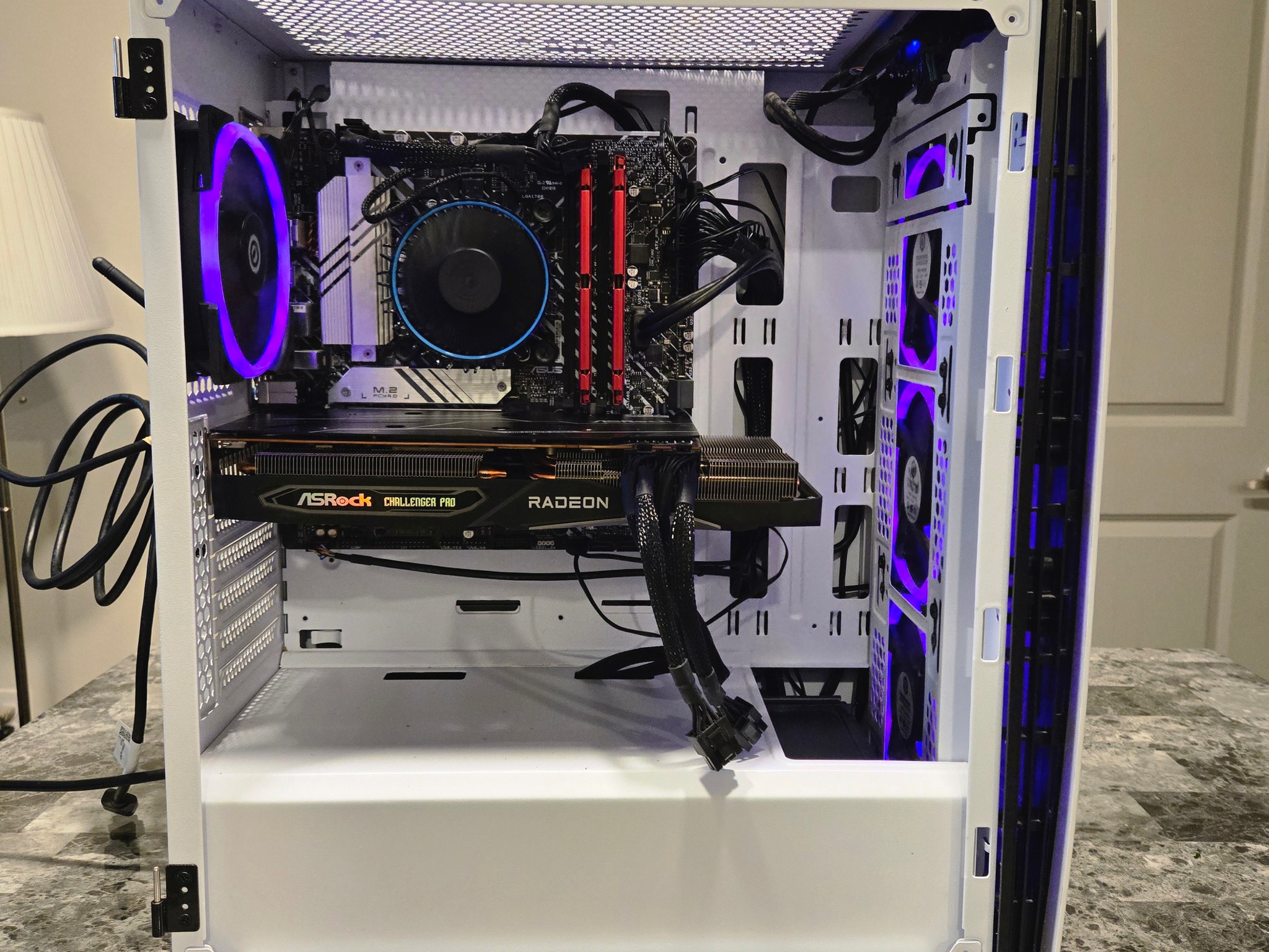 KIRA II 241V | Intel i7-12700F| RX 6700XT| 16 GB DDR4| 500 GB SSD| 600W PSU