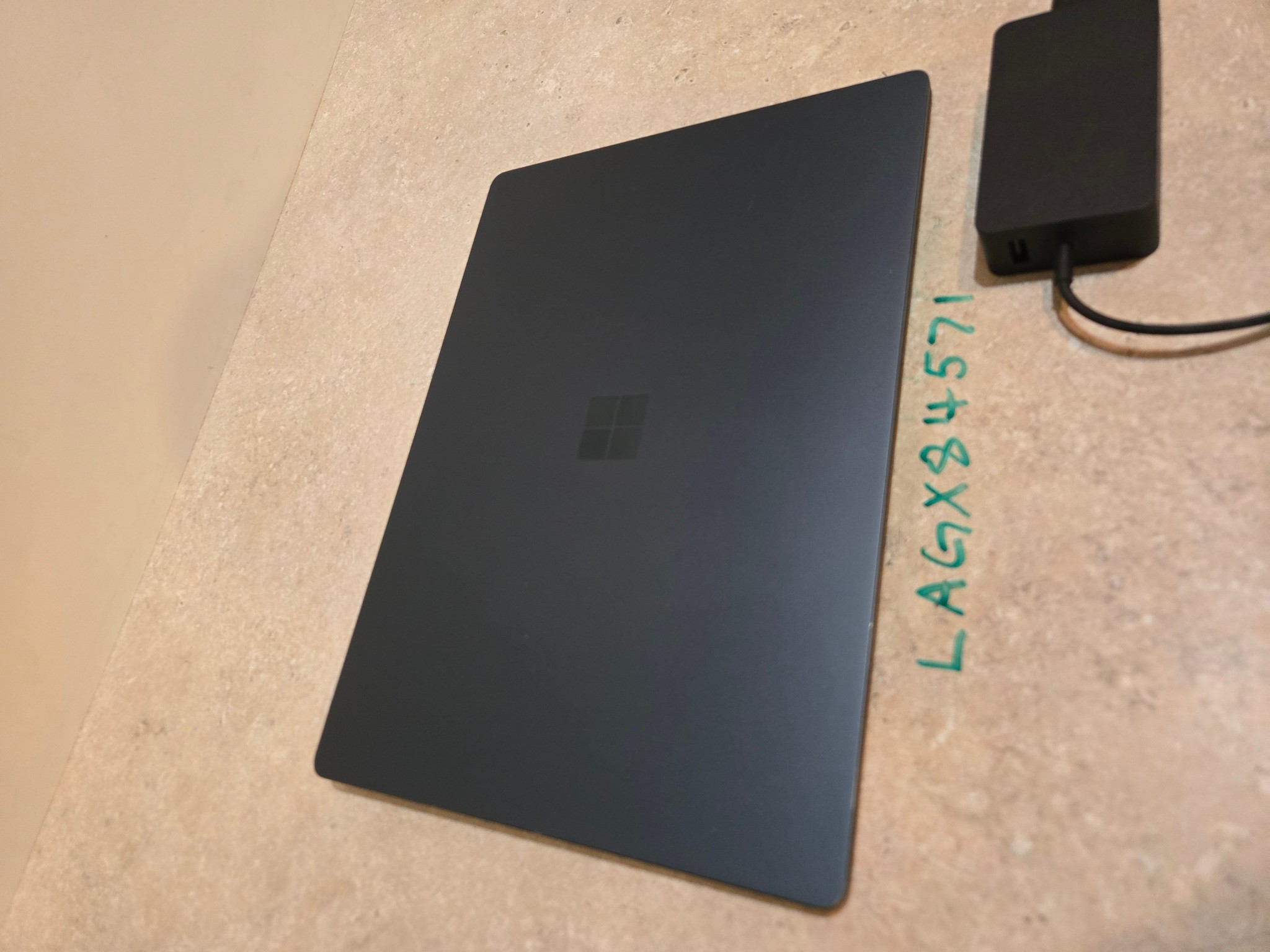 Microsoft Surface Laptop 2 - 13.5" Touch Screen - 256GB SSD - intel i5 - Model 1769