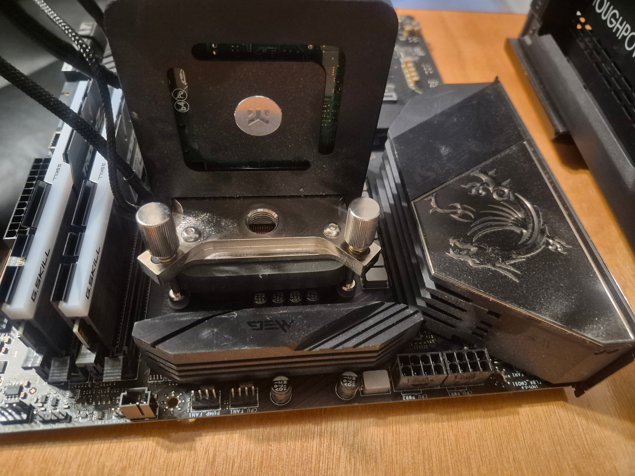 11900k/490, DDR4 32GB, Quantum Peltier cooler