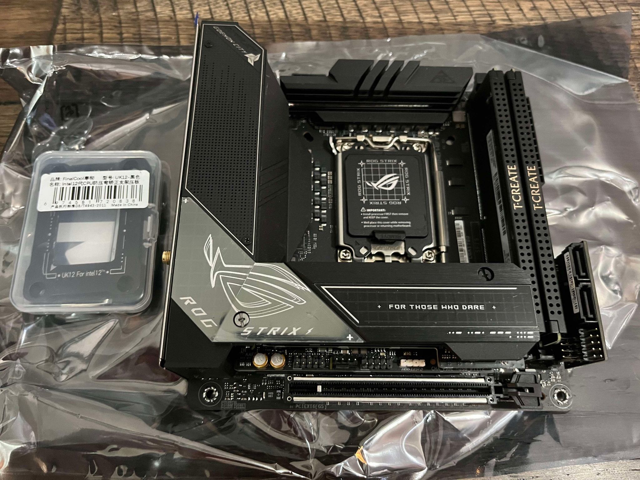 ASUS ROG Strix Z690-i ITX Motherboard