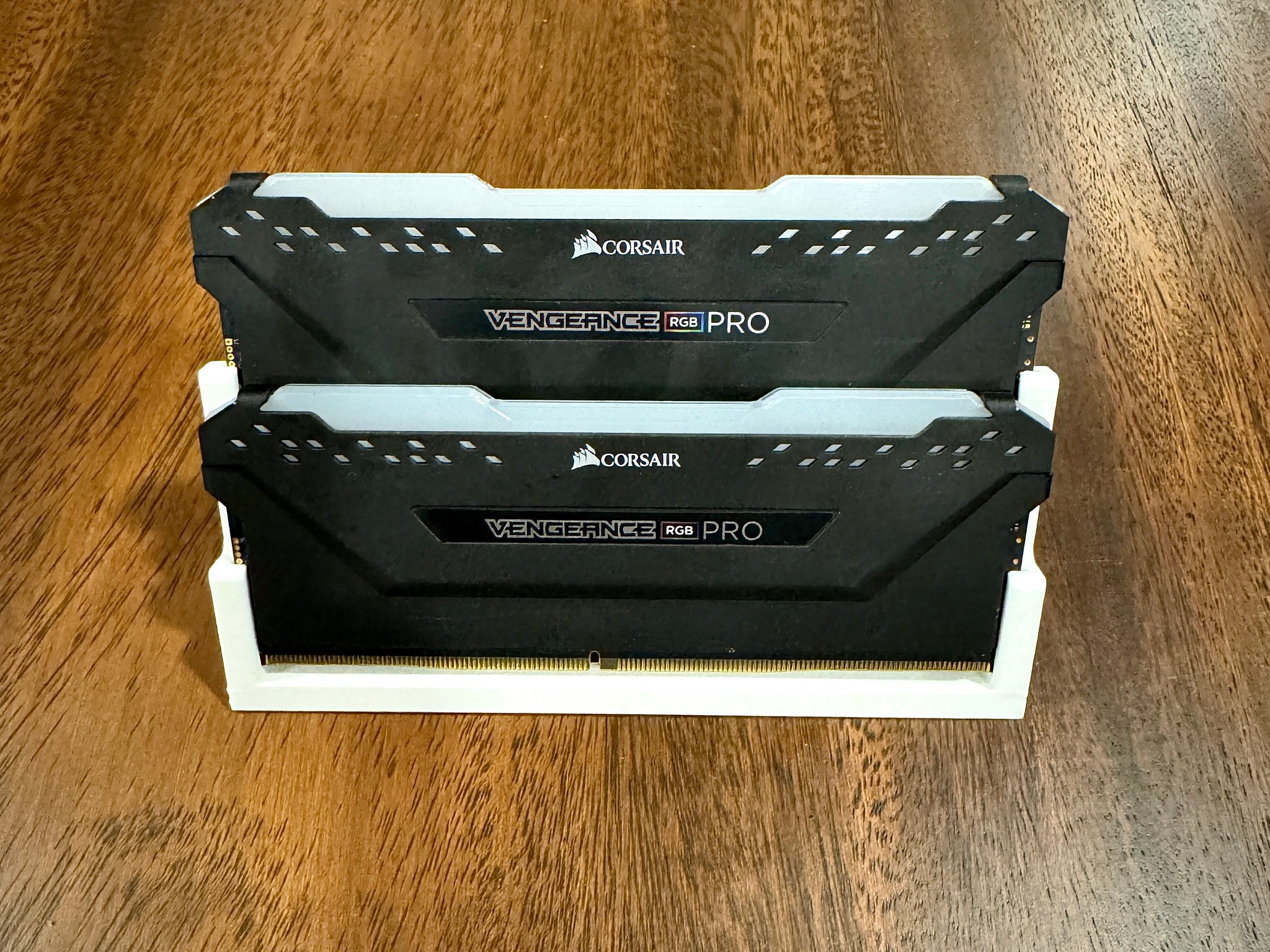 Corsair Vengeance RGB Pro 16 GB (2 x 8 GB) DDR4-3200 CL16 Memory