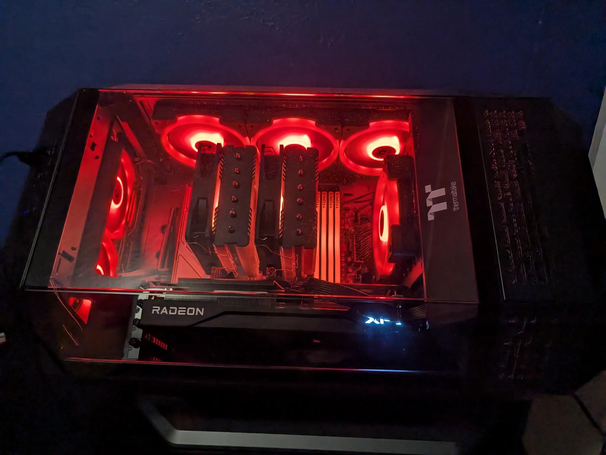 🍁Tower 300🍁 9060 XT 16GB + 5700X3D