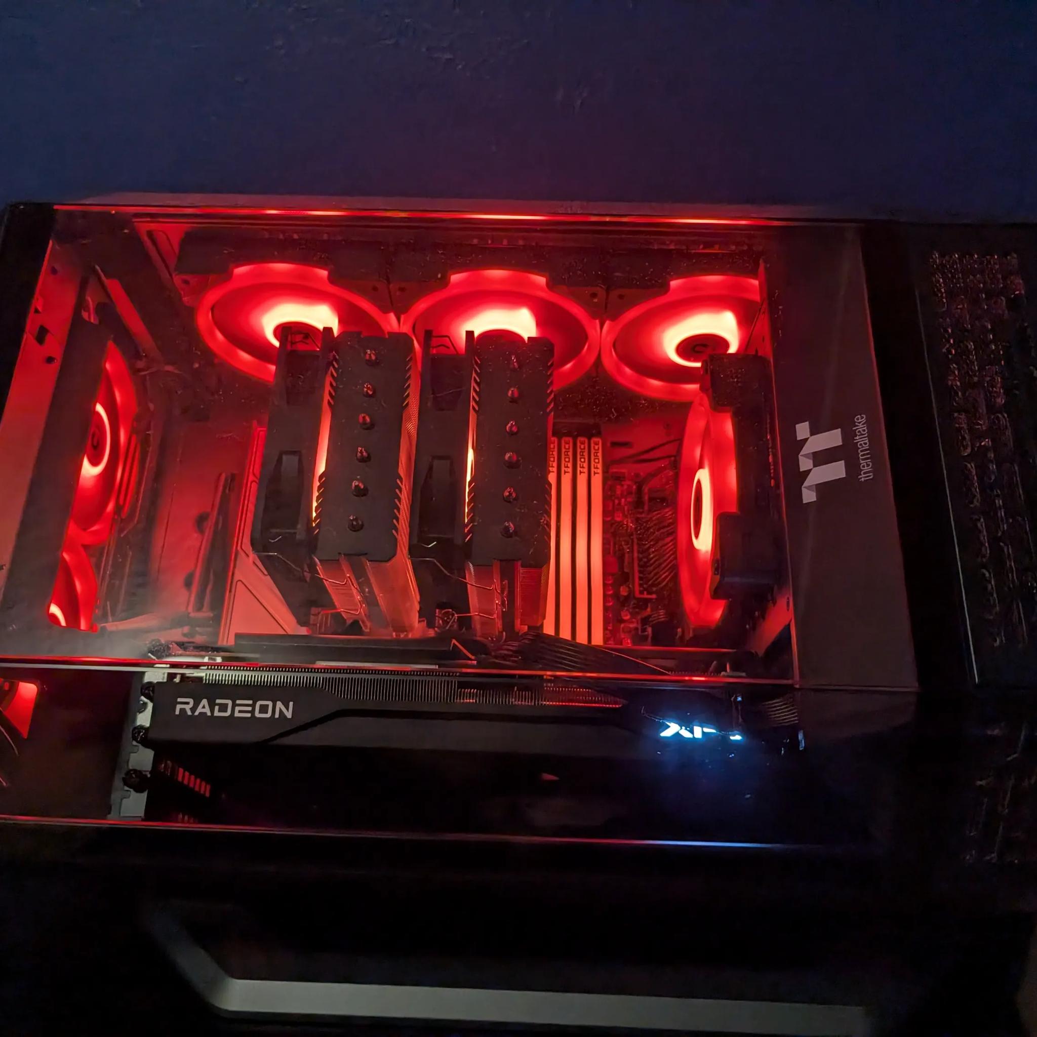 🍁Tower 300🍁 9060 XT 16GB + 5700X3D