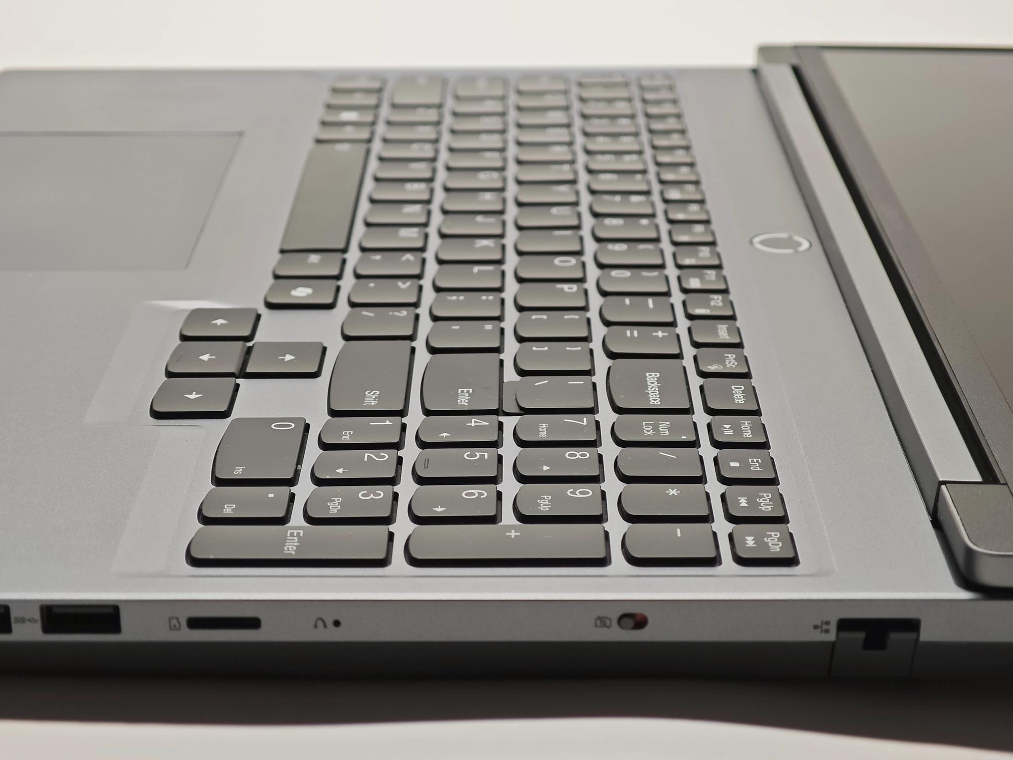 Legion 5i 16" 2024, i7 14650HX, RTX4050, 32GB RAM, 2.5TB SSD, 2560x1600 165Hz, Condition: Excellent