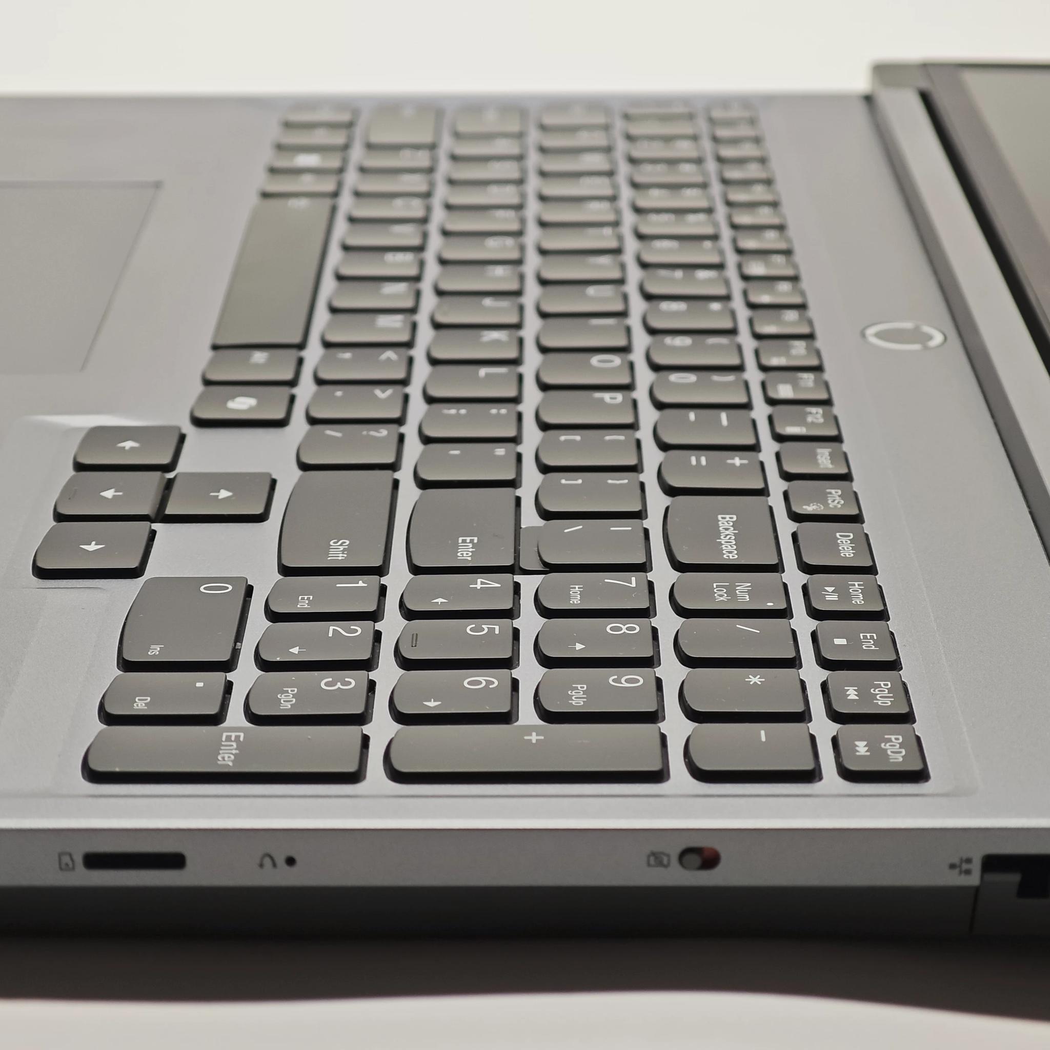 Legion 5i 16" 2024, i7 14650HX, RTX4050, 32GB RAM, 2.5TB SSD, 2560x1600 165Hz, Condition: Excellent