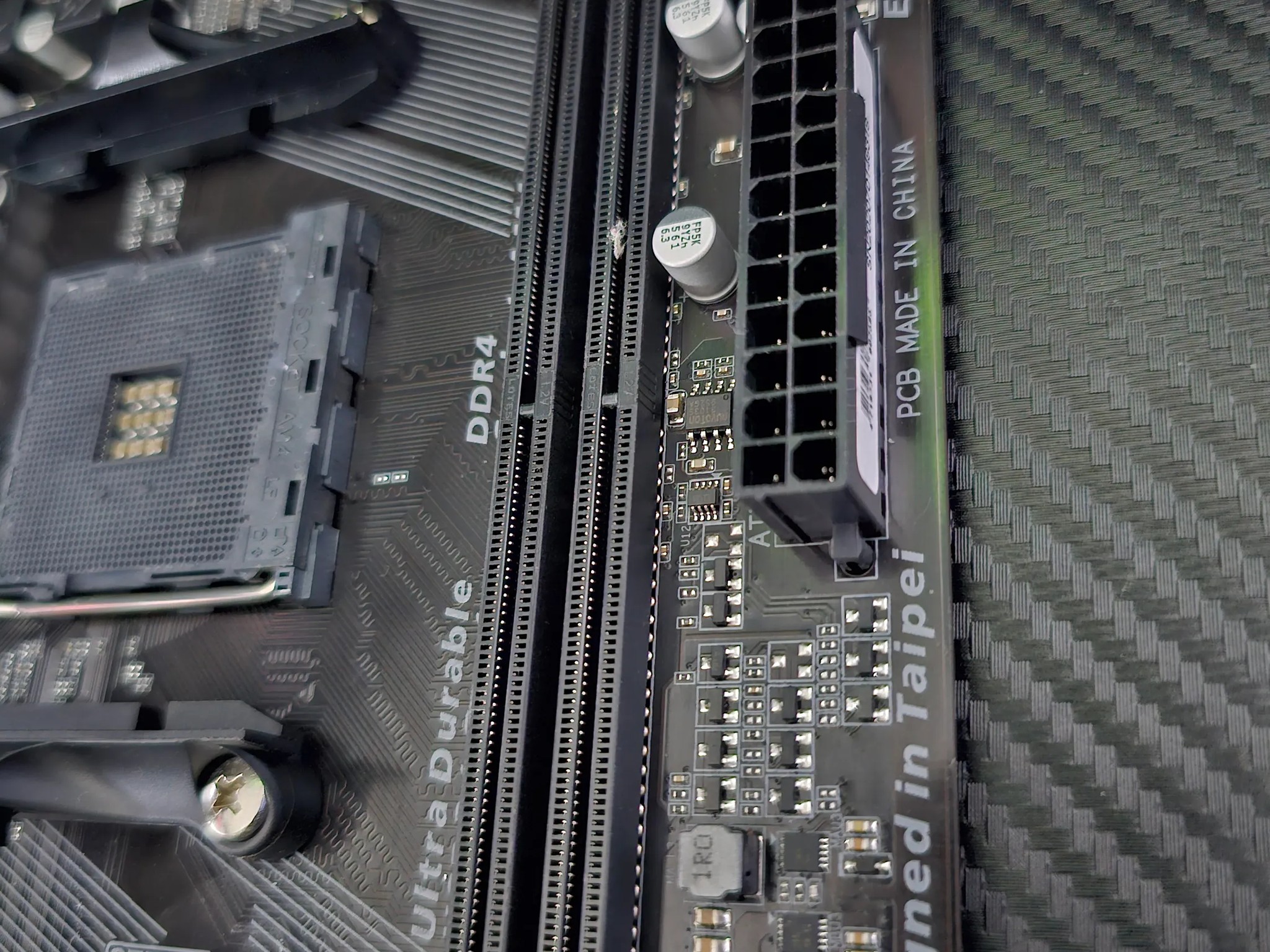 Gigabyte AMD A320M-S2H Micro ATX DDR4-SDRAM Motherboard