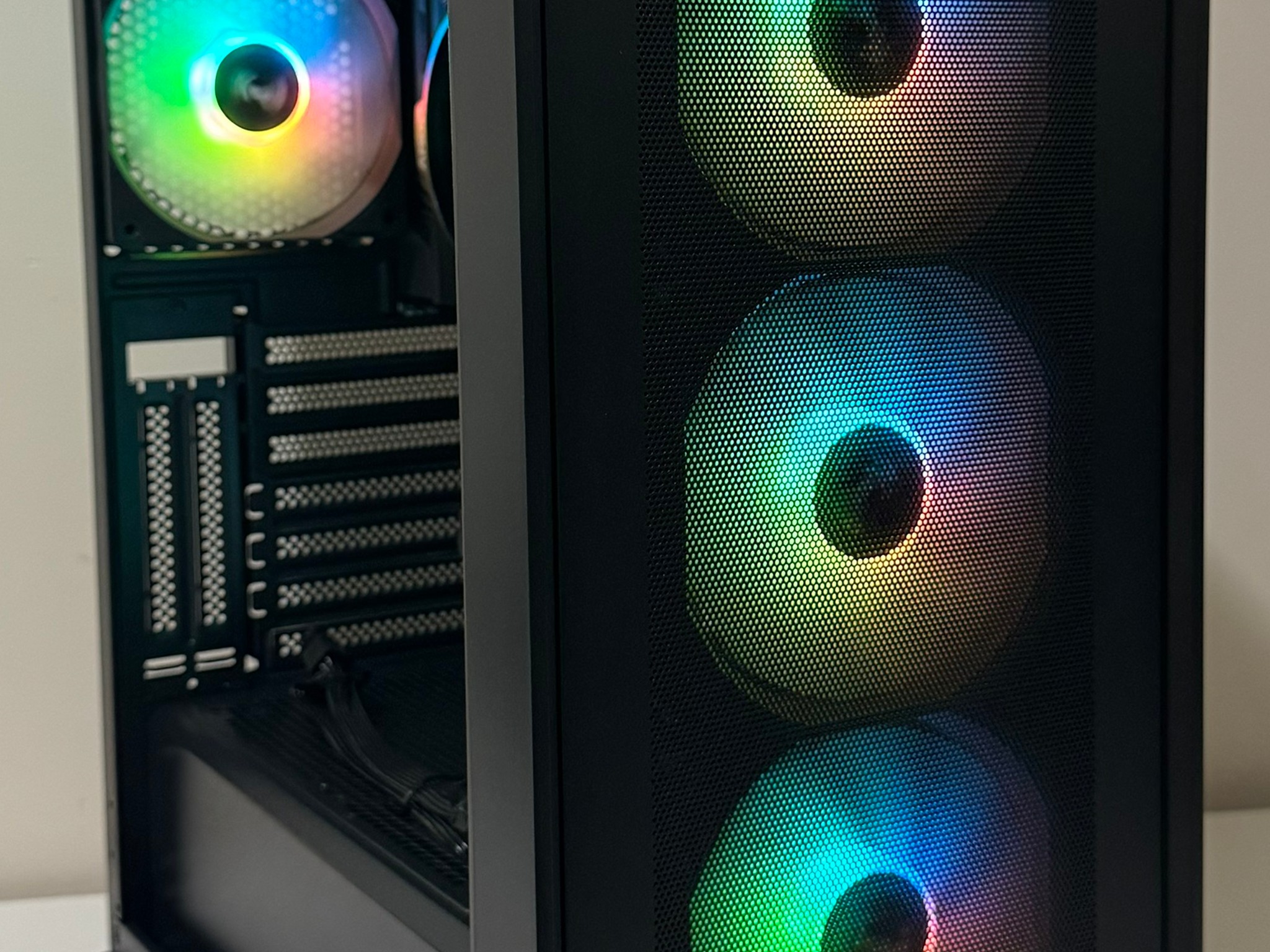 AMD Ryzen 5 5600G Gaming PC Radeon Vega 7 Graphics GIGABYTE B550M GAMING X WIFI6