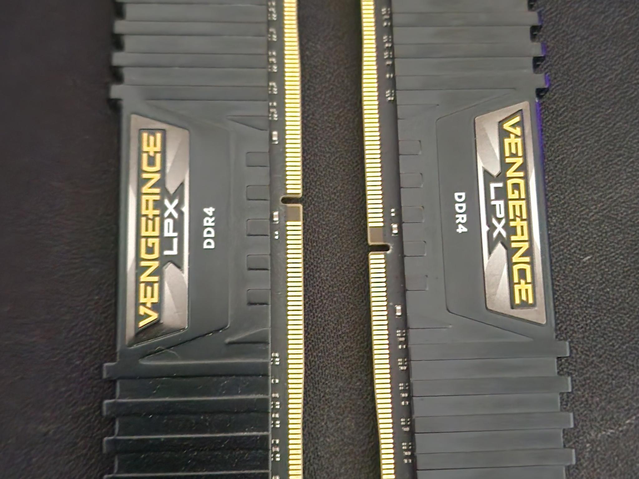 32GB CORSAIR VENGEANCE DDR4 RAM
