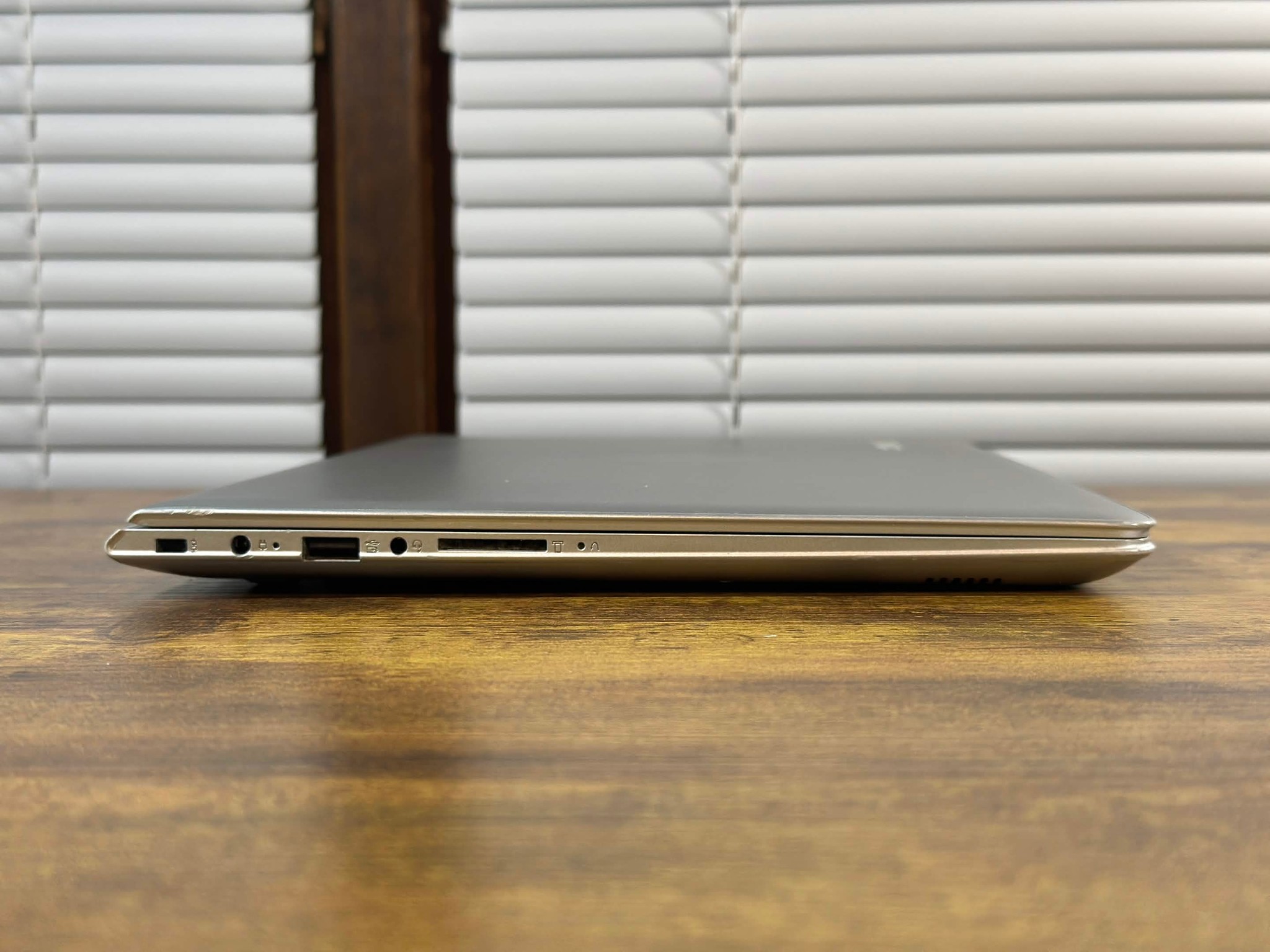 Lenovo Ideapad 510S | Intel i7 7500U | 8GB DDR4 | AMD R7 M360 2GB | 256GB SSD | Win11 | 14" Laptop