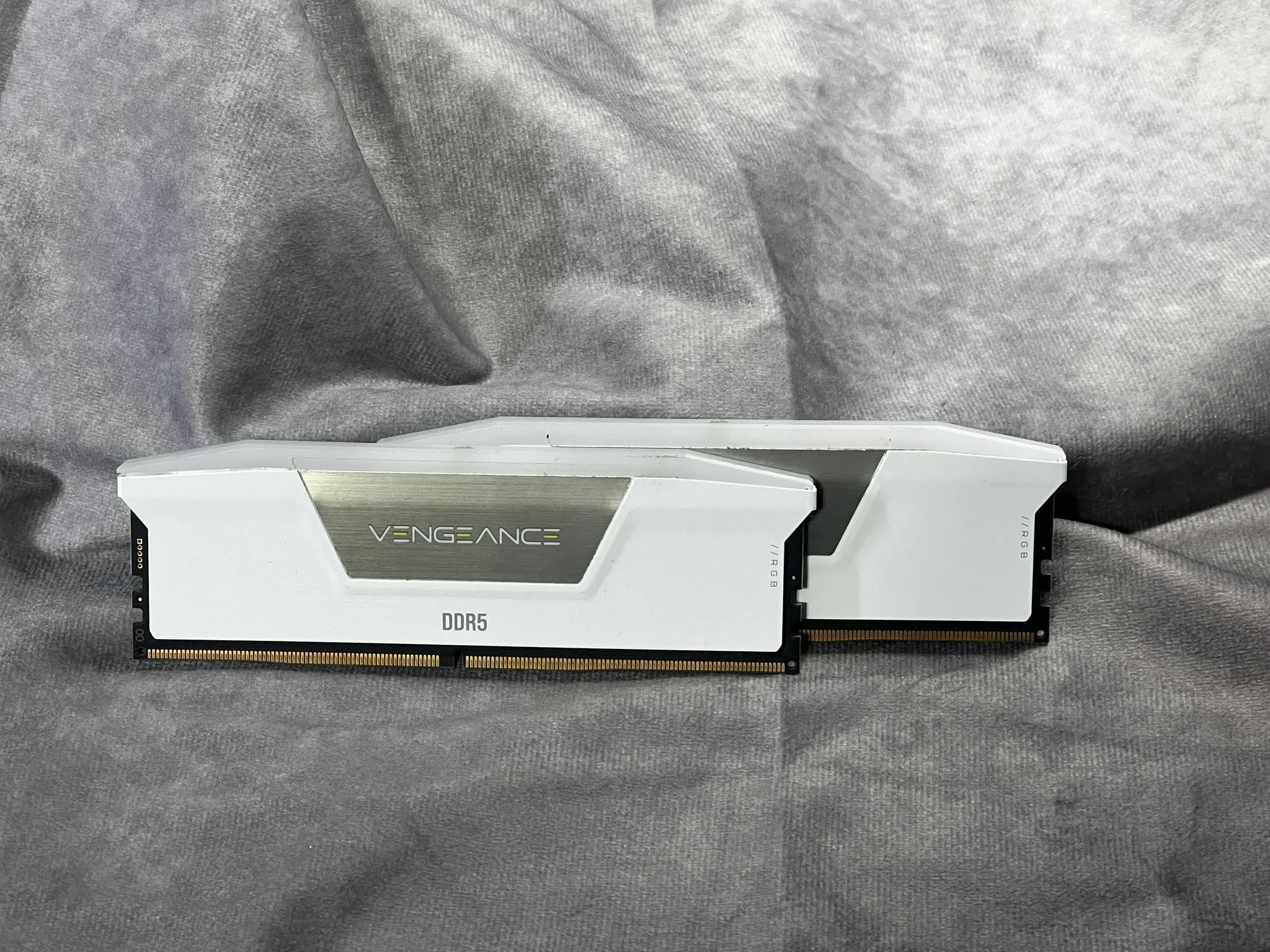 Corsair Vengeance® RGB 32GB (2x16GB) DDR5 5600MT/s CL36 Memory Kit — Intel XMP