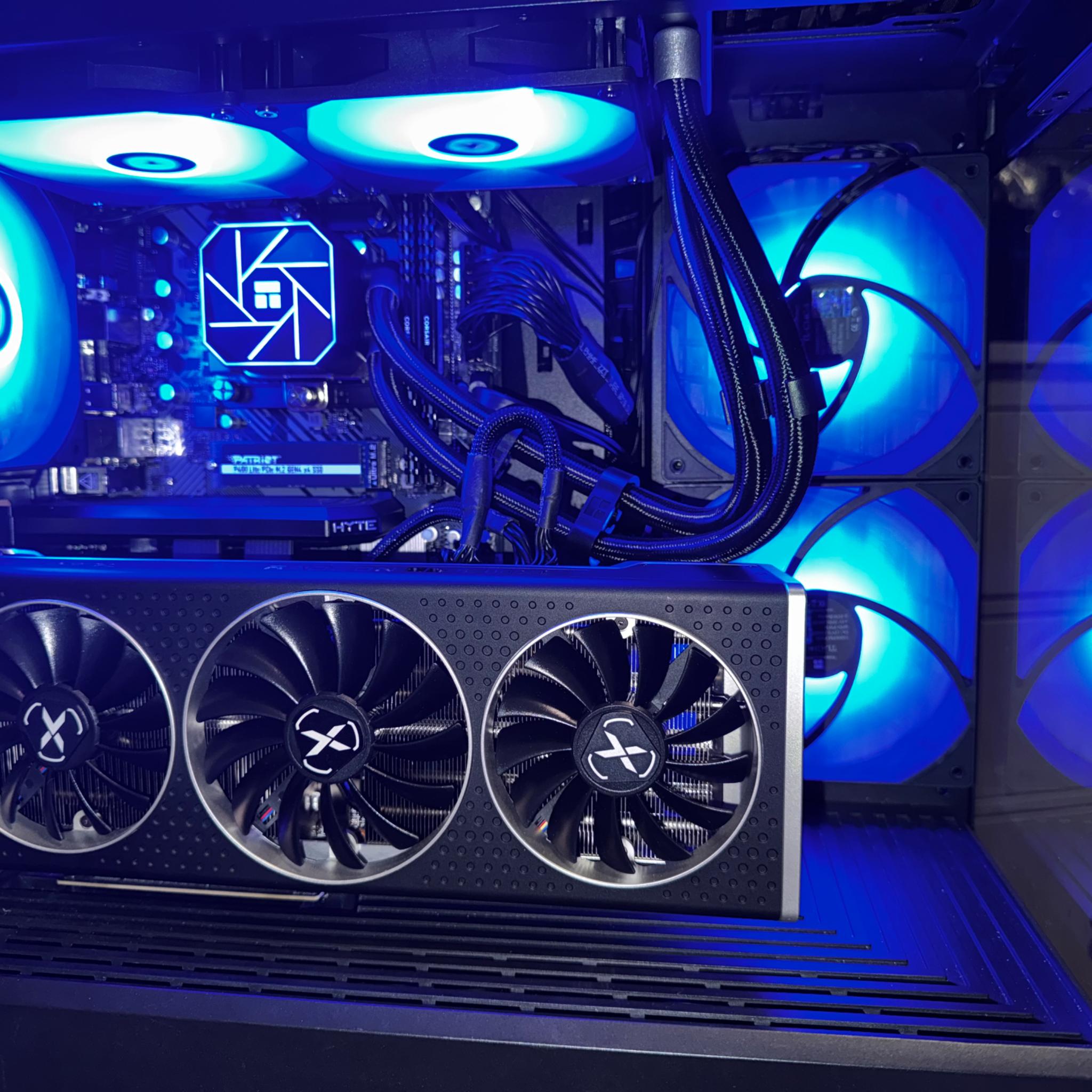 🔥 Custom Gaming PC – Intel i7 + RX 6700 XT – HYTE Y40 – Clean Build 🔥