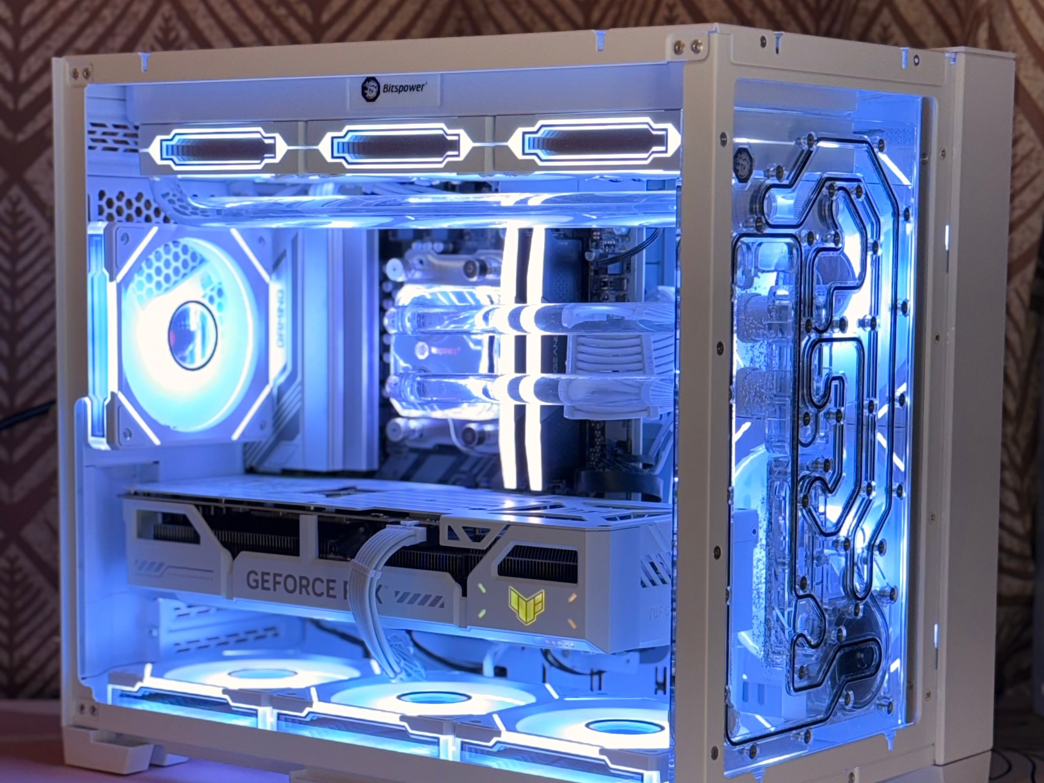 Ryzen 5 9600X + RTX 5070 Ti | Frost Byte | Custom Loop Gaming PC