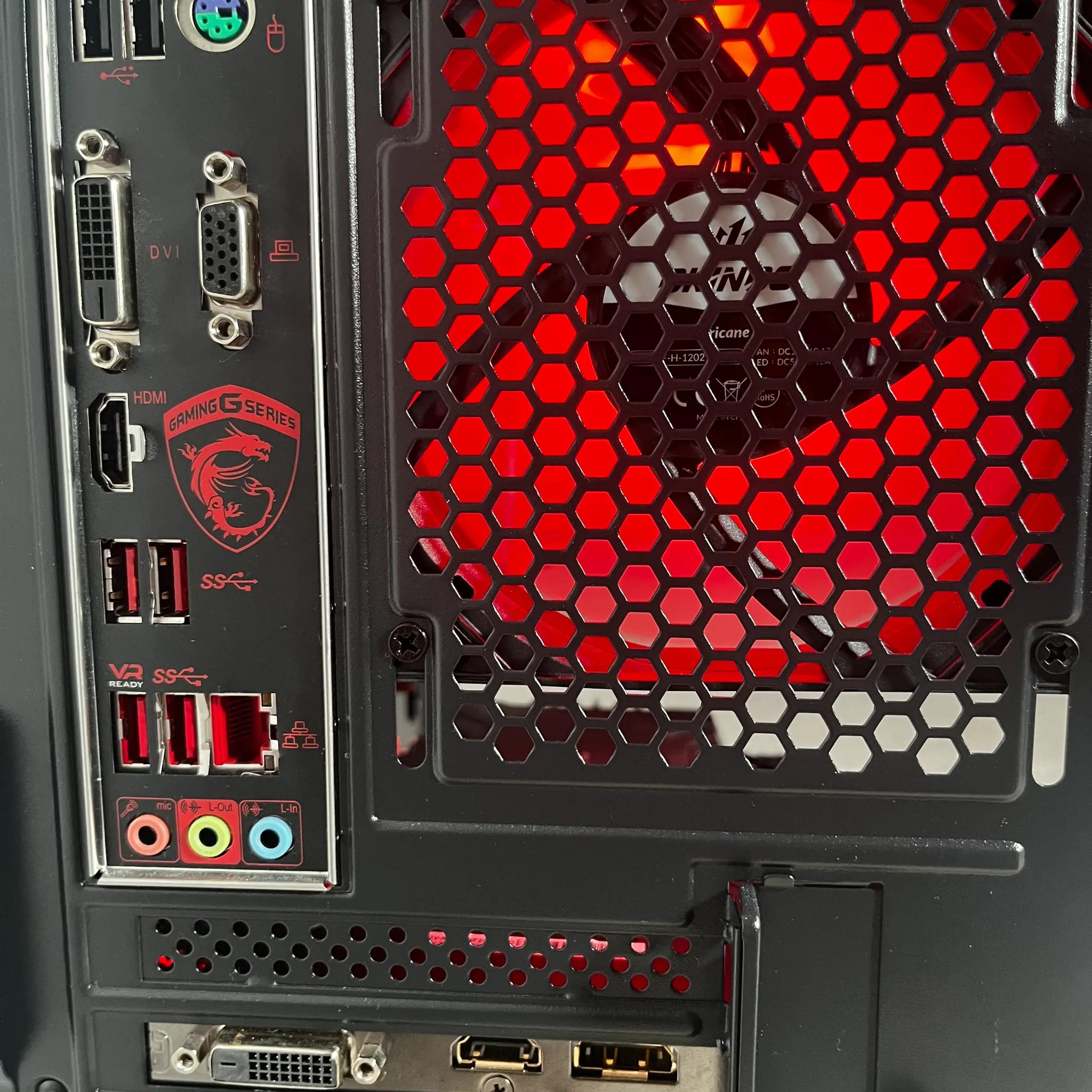 🔴⚫Red and Black Budget Baller🔴⚫ Ryzen 3 2200G | GTX 1060 | Fishtank Meta Case