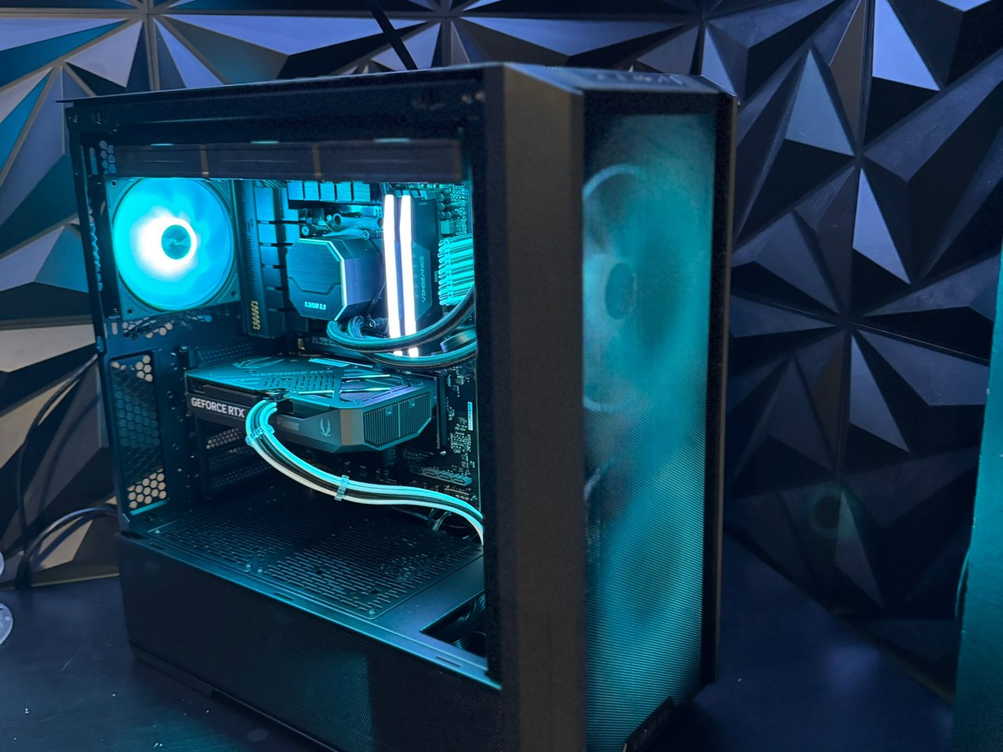 ⚡ Black Lightning Ti ⚫⚡Ryzen 5 7600X3D| 5060Ti 16 GB| 32 GB DDR5| 3 TB NVMe