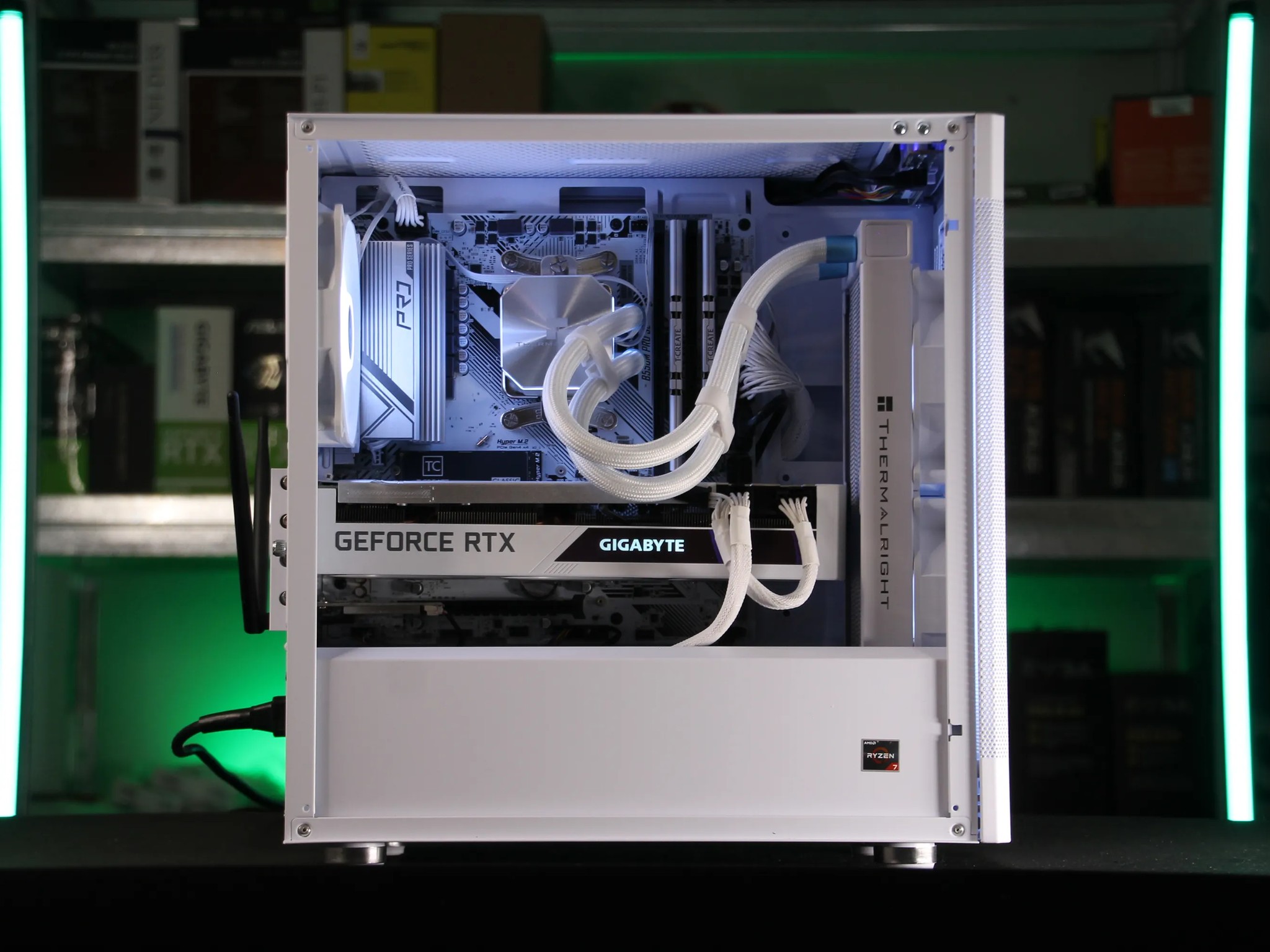 𝙄𝘾𝙀𝙀 // Ryzen 7 3700X, RTX 3070 // Mid-range Gaming PC