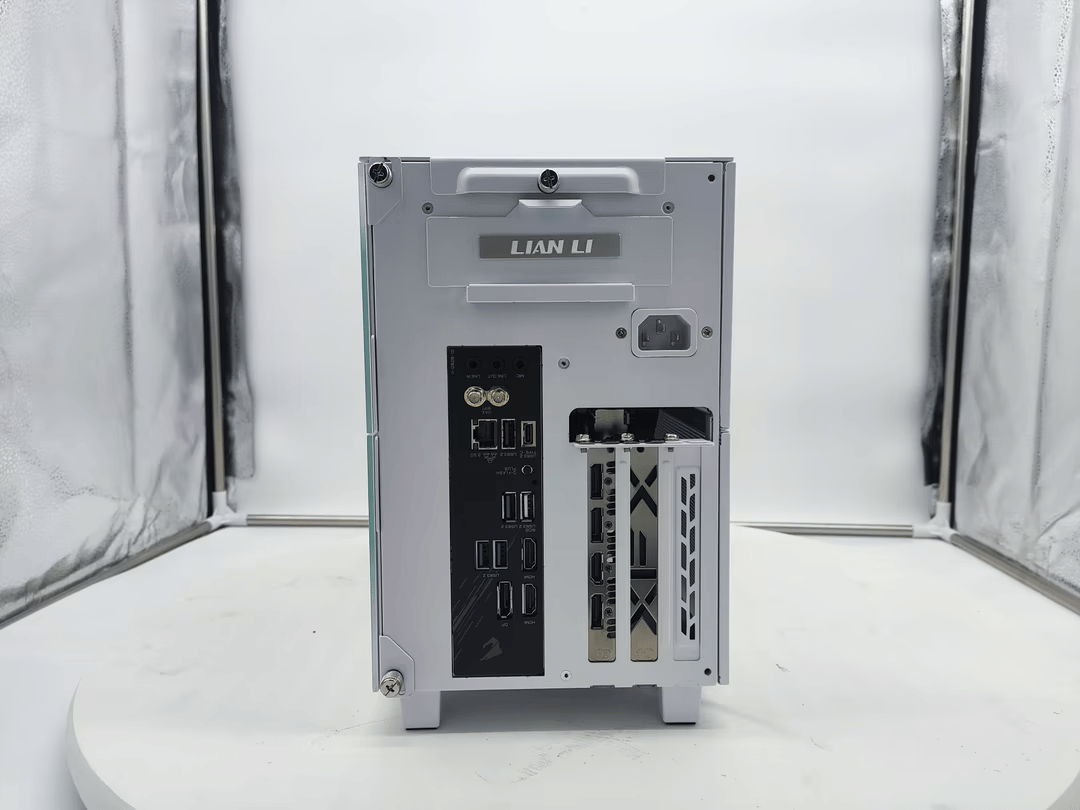 Compact Monster Q58! | 5700G | 6700XT | 2x8GB 3200MHz Ram | 1TB PCIE 3.0 NVME | 240mm AIO