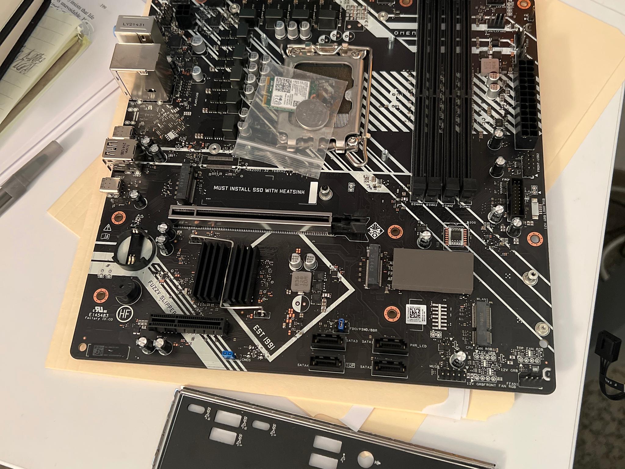 HP OMEN Z690 40L used Intel motherboard and heatsink! 